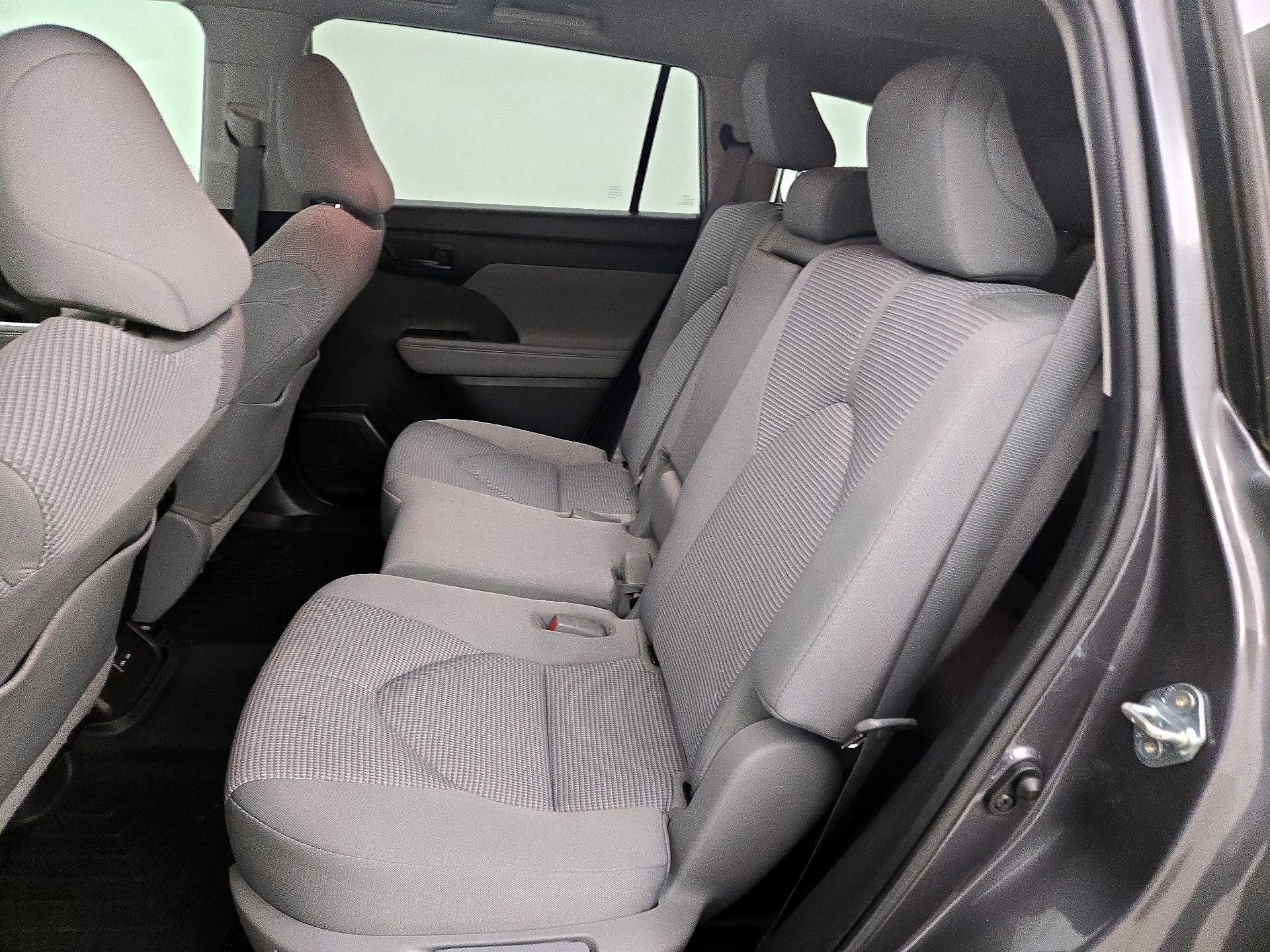 Thumbnail: 2023 Toyota Highlander - 19