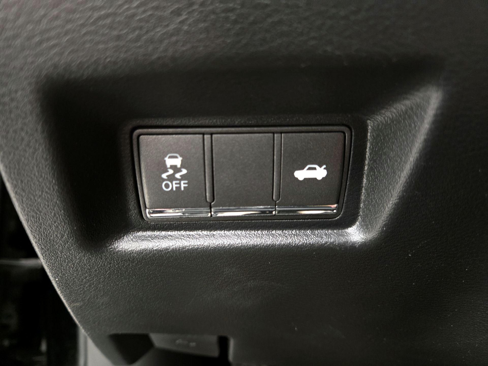 Thumbnail: 2015 INFINITI Q50 - 13