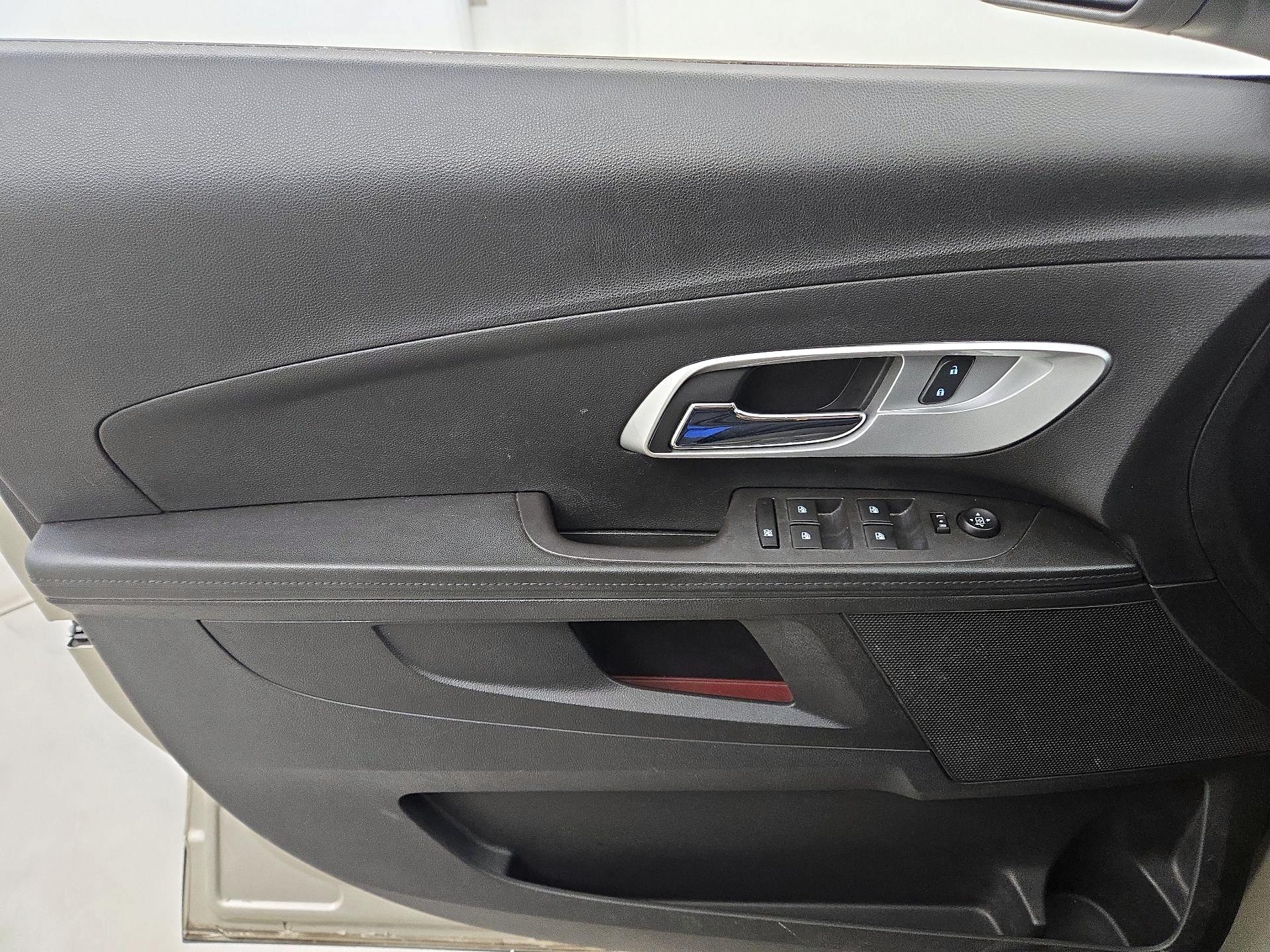 Thumbnail: 2016 Chevrolet Equinox - 12