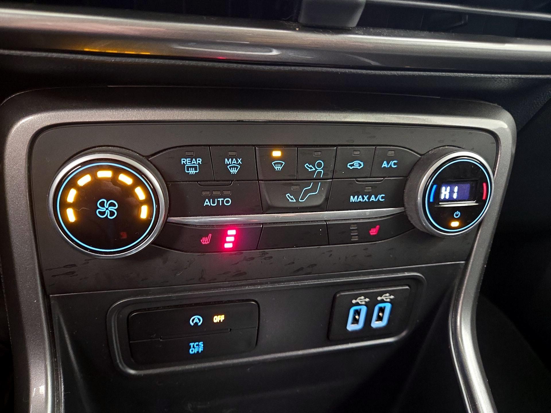 Thumbnail: 2021 Ford EcoSport - 16