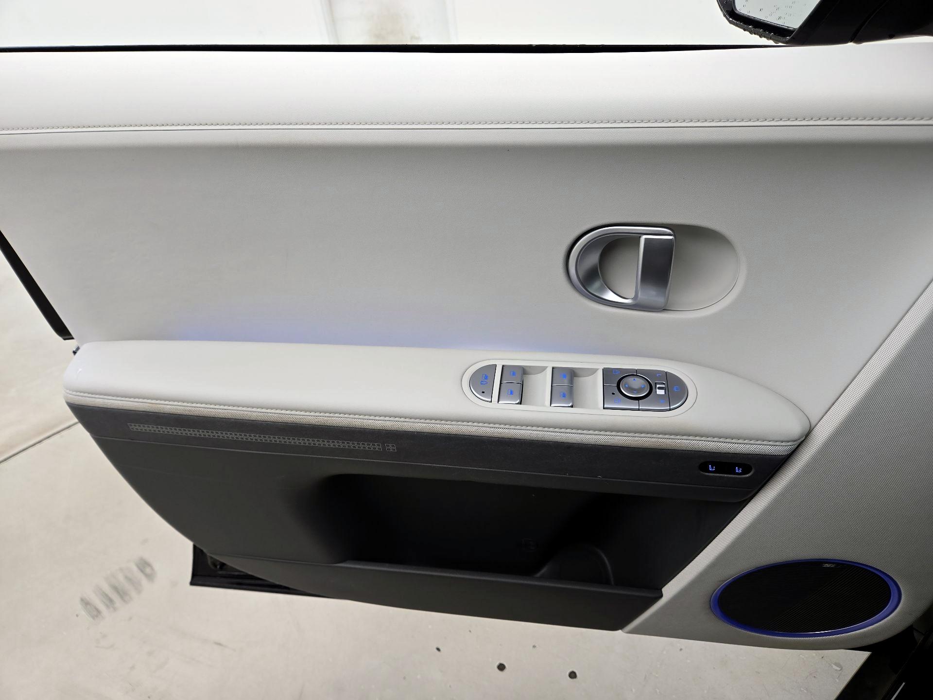 Thumbnail: 2023 Hyundai Ioniq 5 - 12