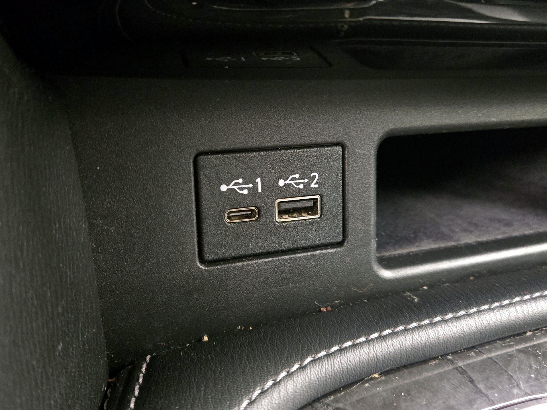 Thumbnail: 2021 INFINITI QX80 - 19