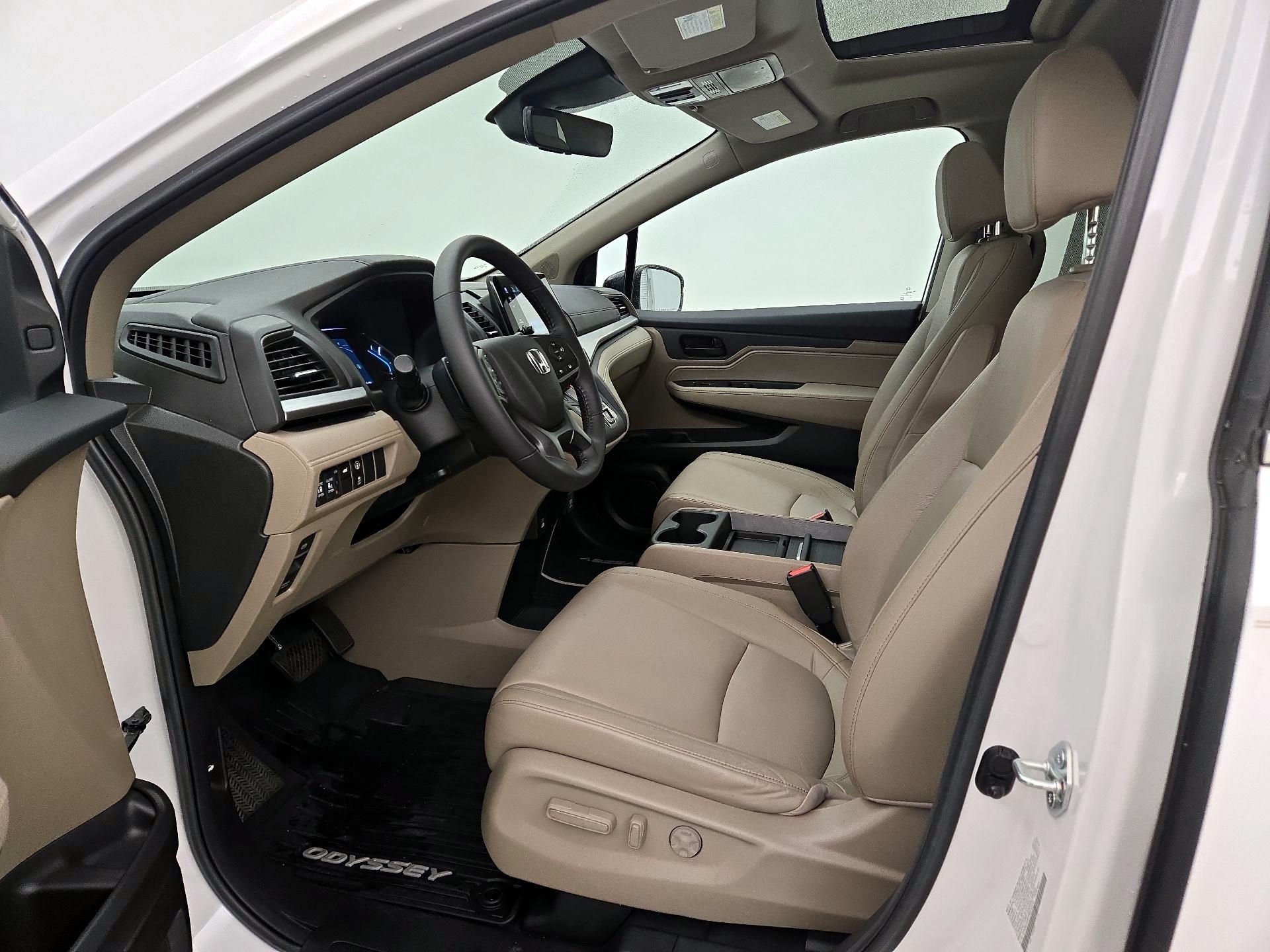 Thumbnail: 2023 Honda Odyssey - 11