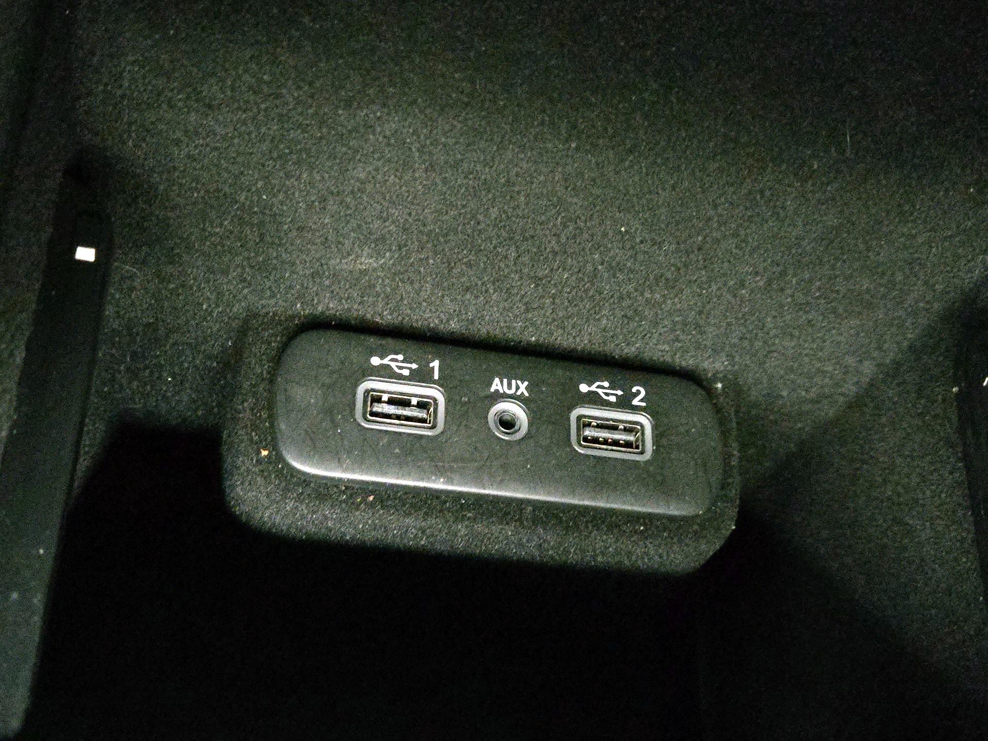 Thumbnail: 2020 Dodge Charger - 18