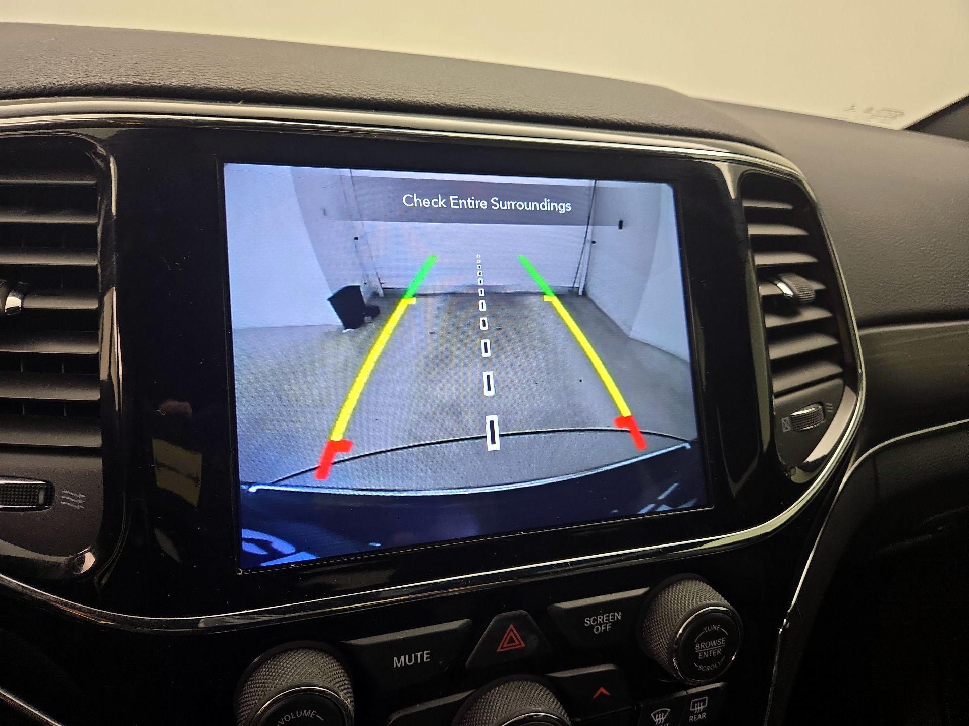 Thumbnail: 2020 Jeep Grand Cherokee - 15