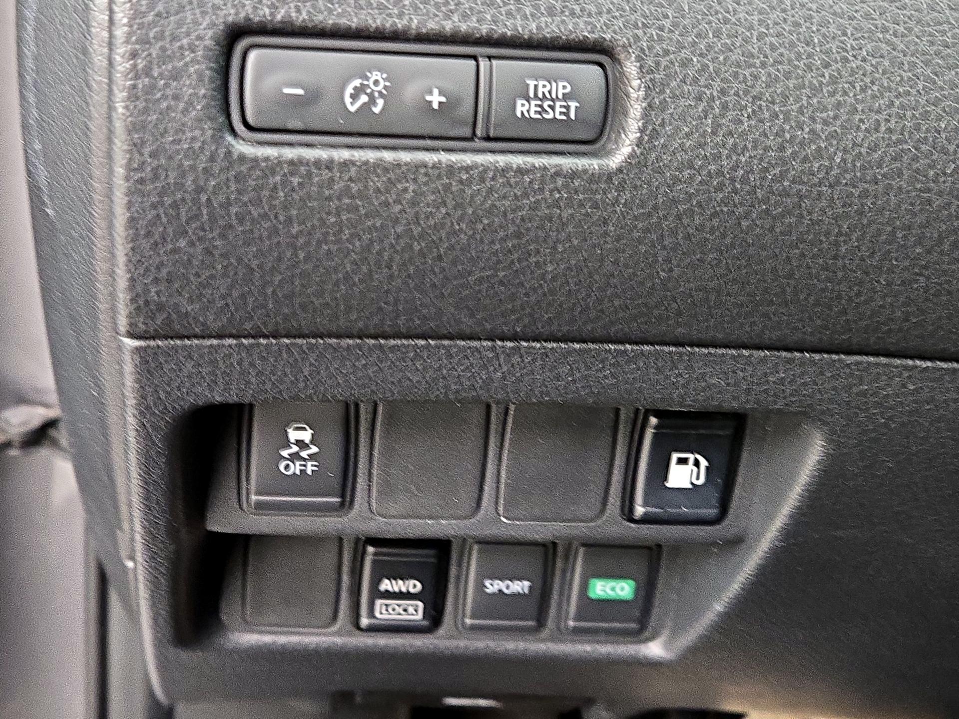 Thumbnail: 2018 Nissan Rogue - 13