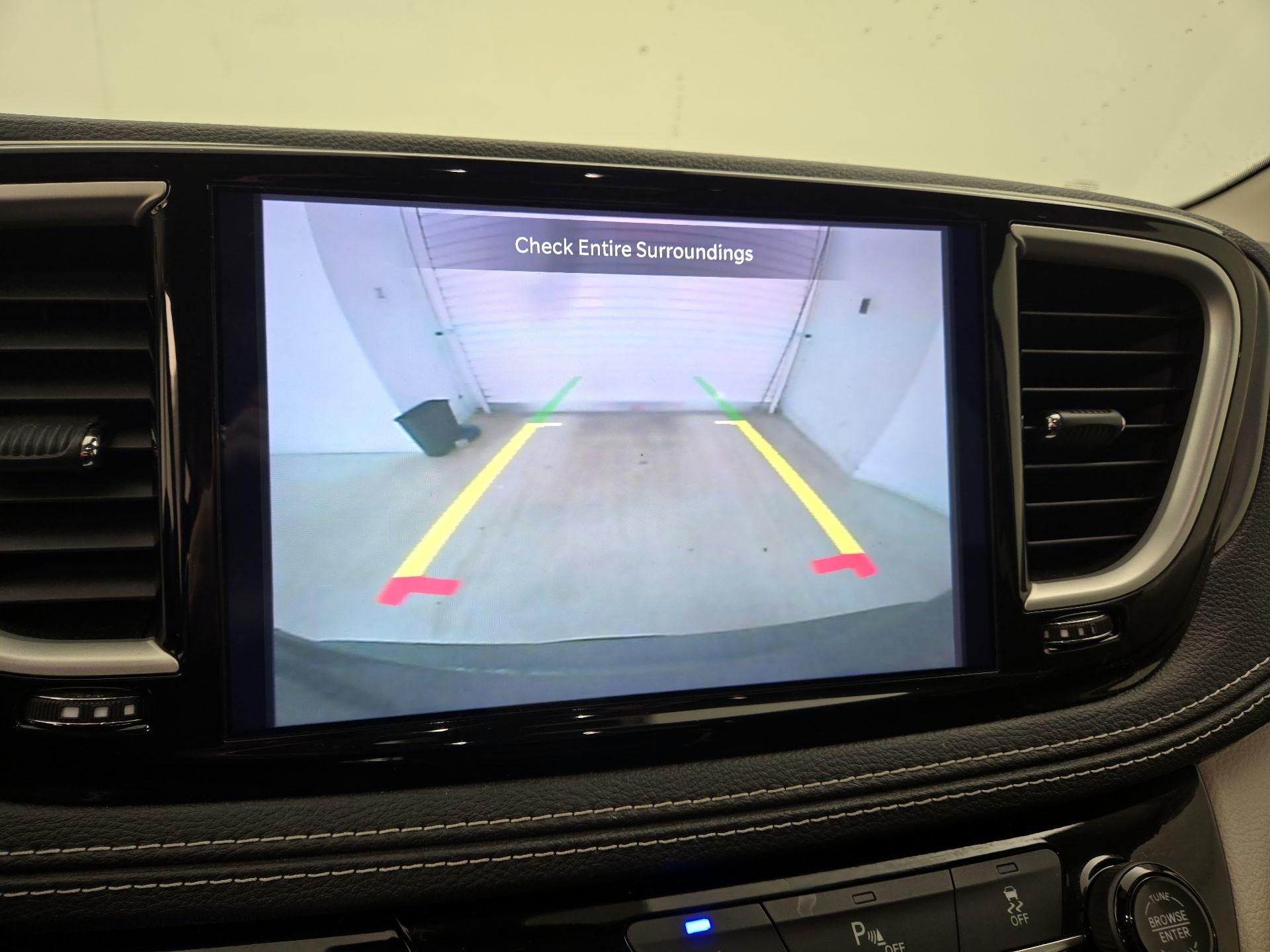 Thumbnail: 2022 Chrysler Pacifica - 14