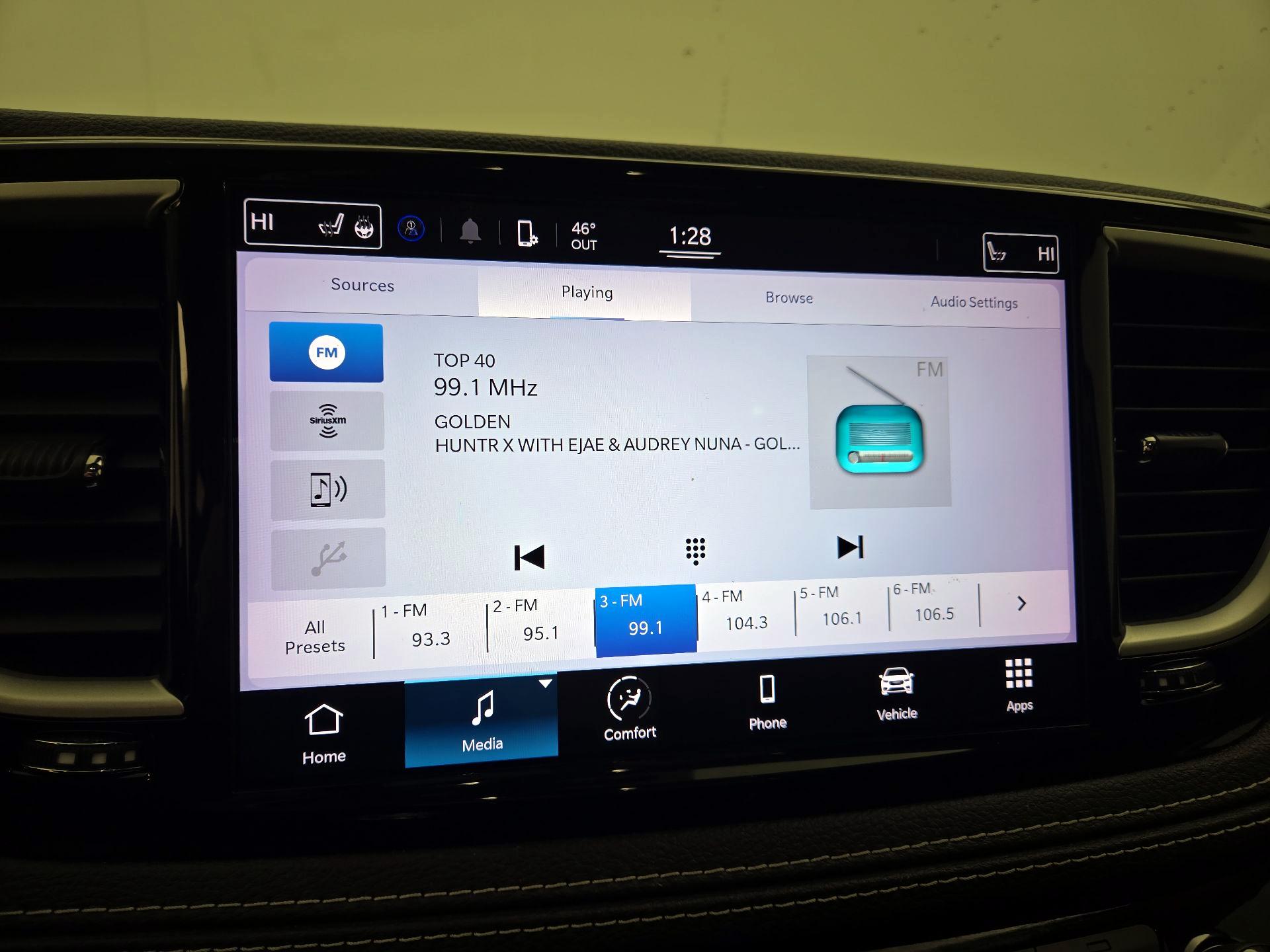 Thumbnail: 2022 Chrysler Pacifica - 15