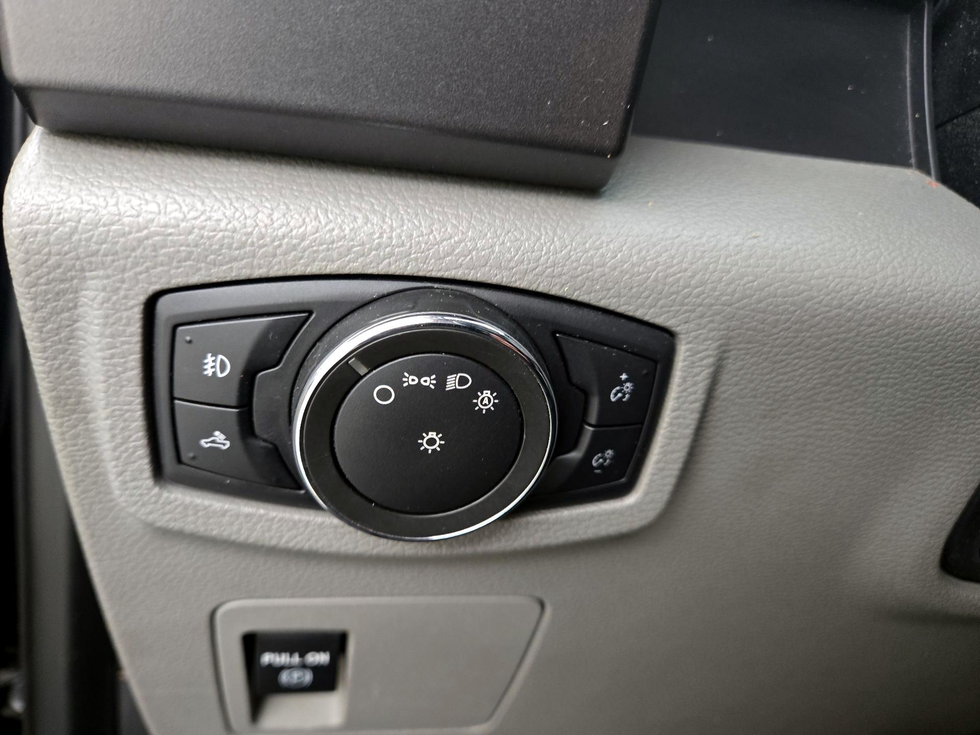 Thumbnail: 2016 Ford F-150 - 13