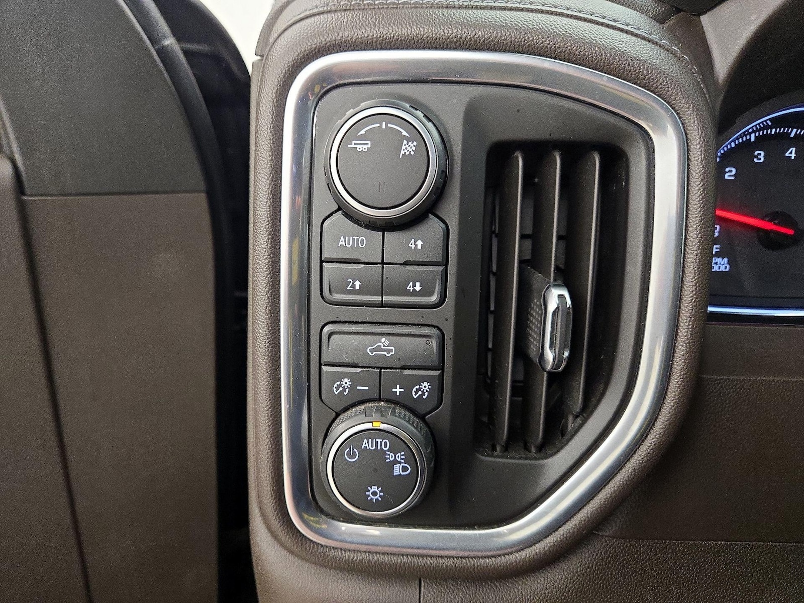 2019 Chevrolet Silverado 1500 LT - Photo 14