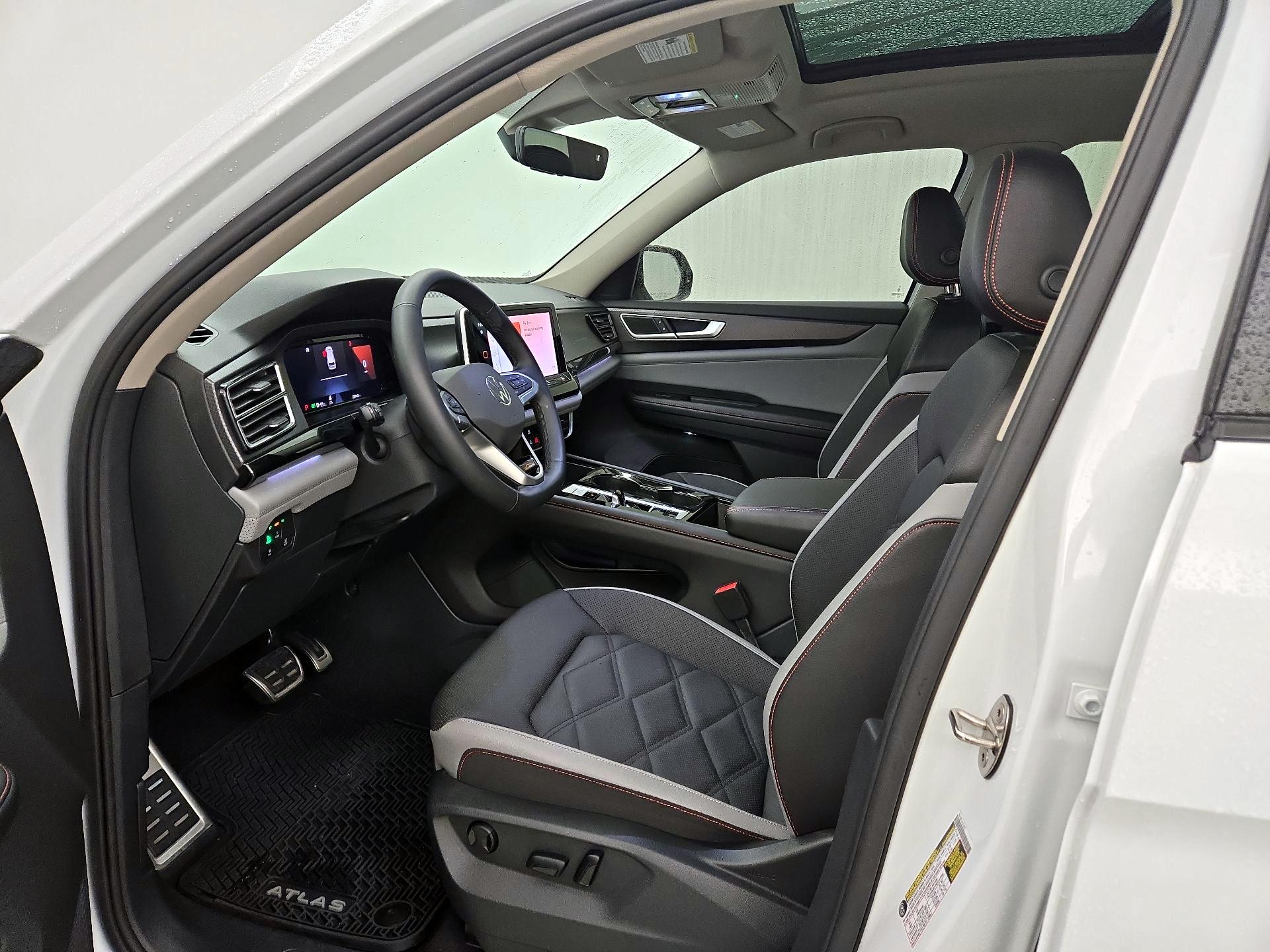 Thumbnail: 2024 Volkswagen Atlas - 11