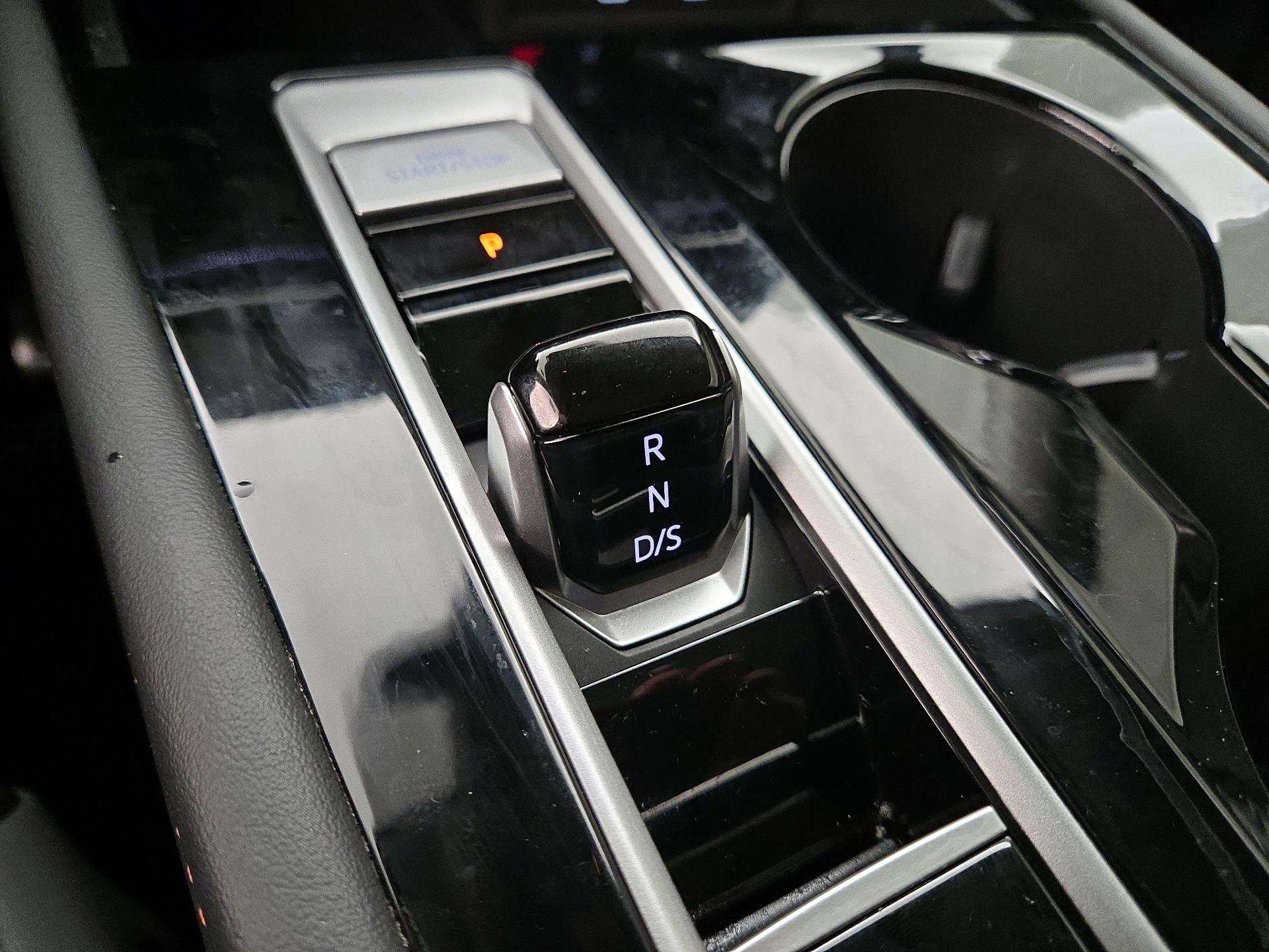 Thumbnail: 2024 Volkswagen Atlas - 17