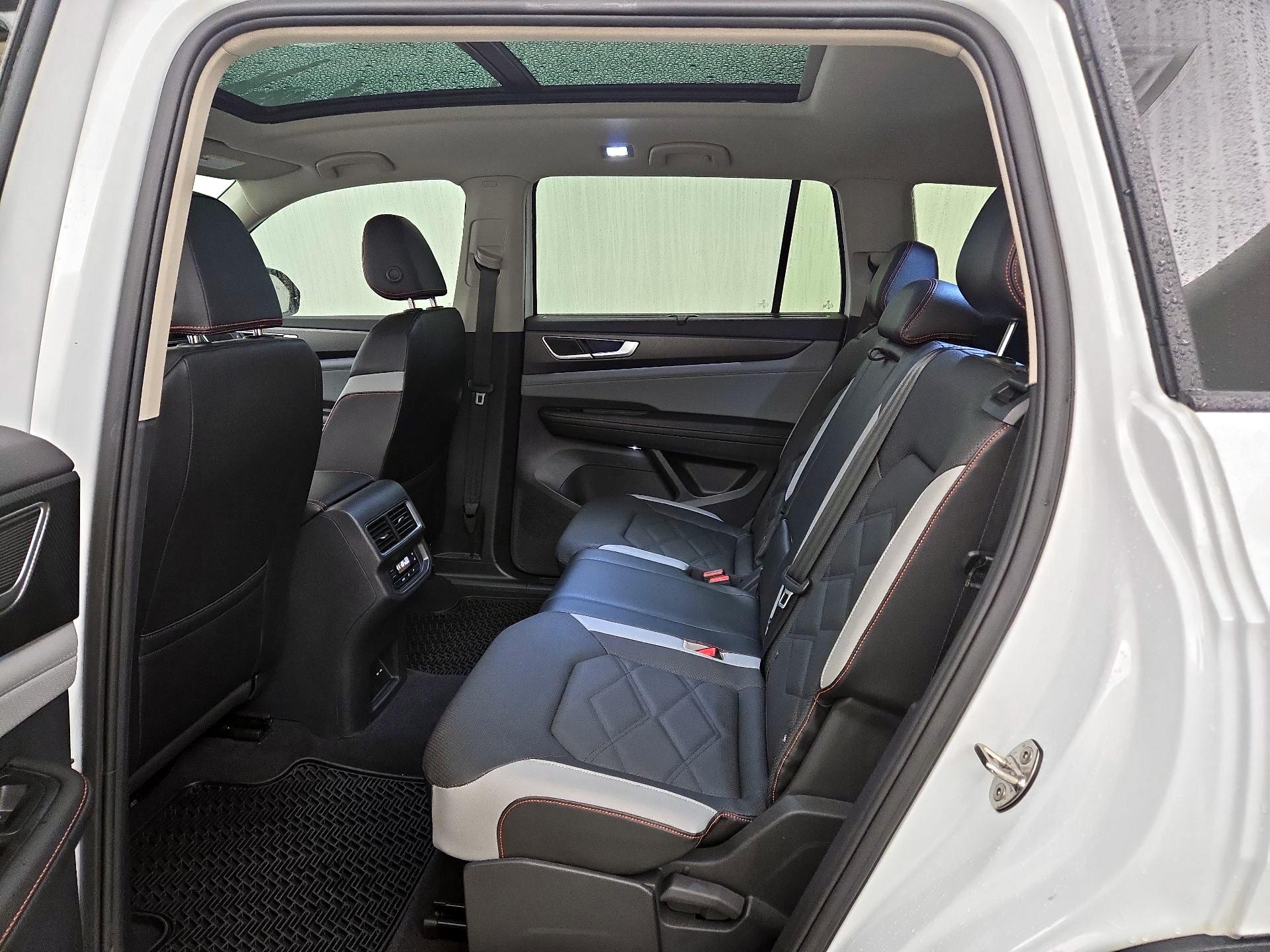 Thumbnail: 2024 Volkswagen Atlas - 20