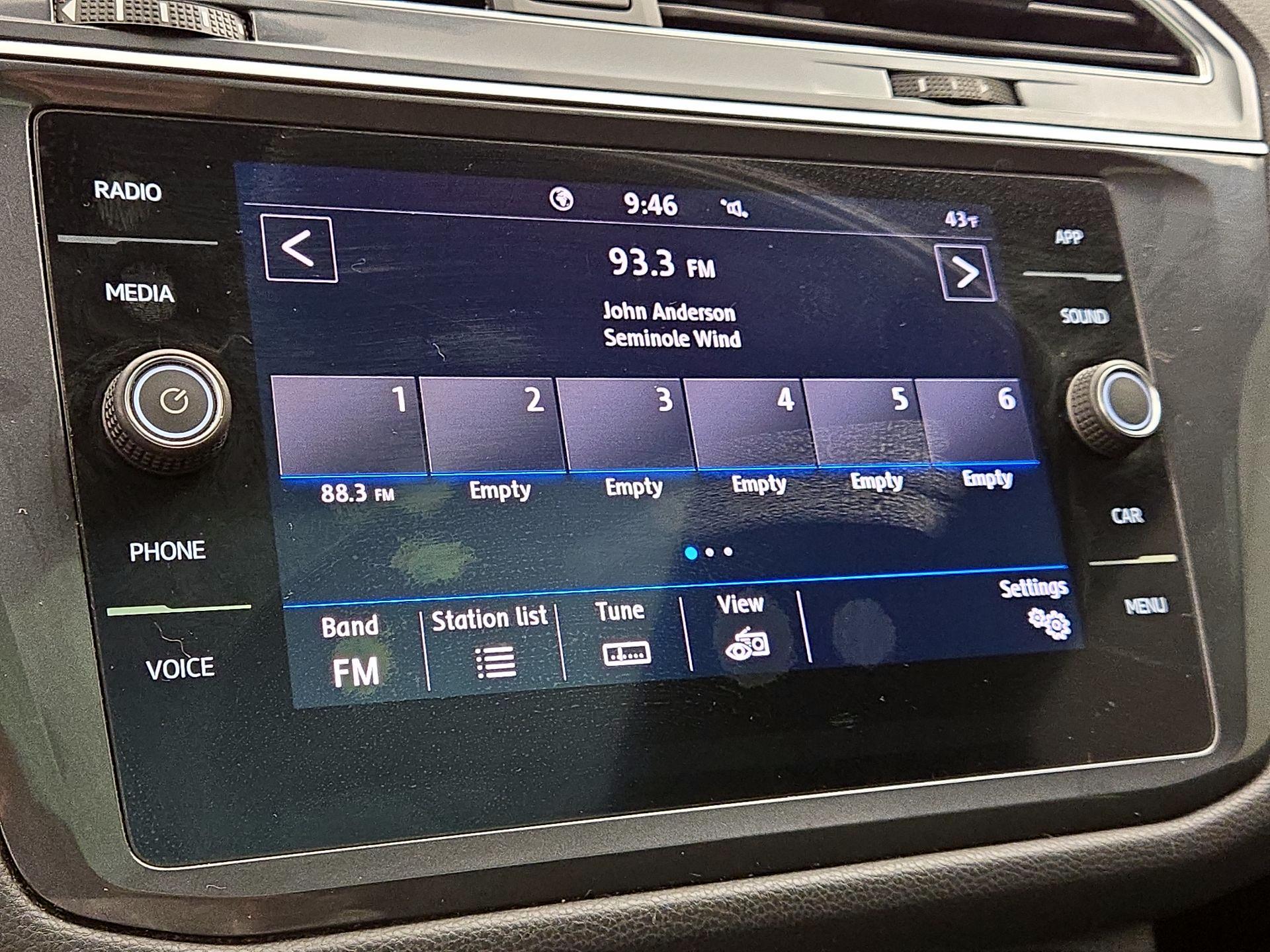 Thumbnail: 2020 Volkswagen Tiguan - 15