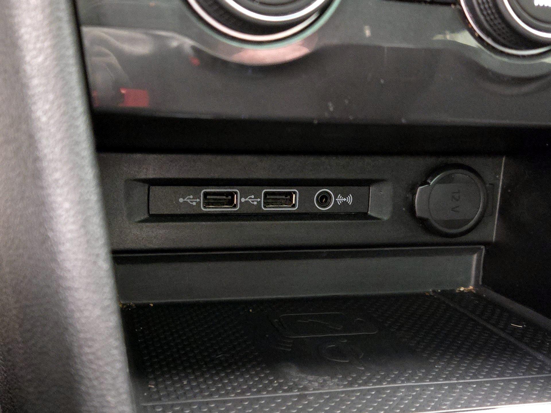 Thumbnail: 2020 Volkswagen Tiguan - 18