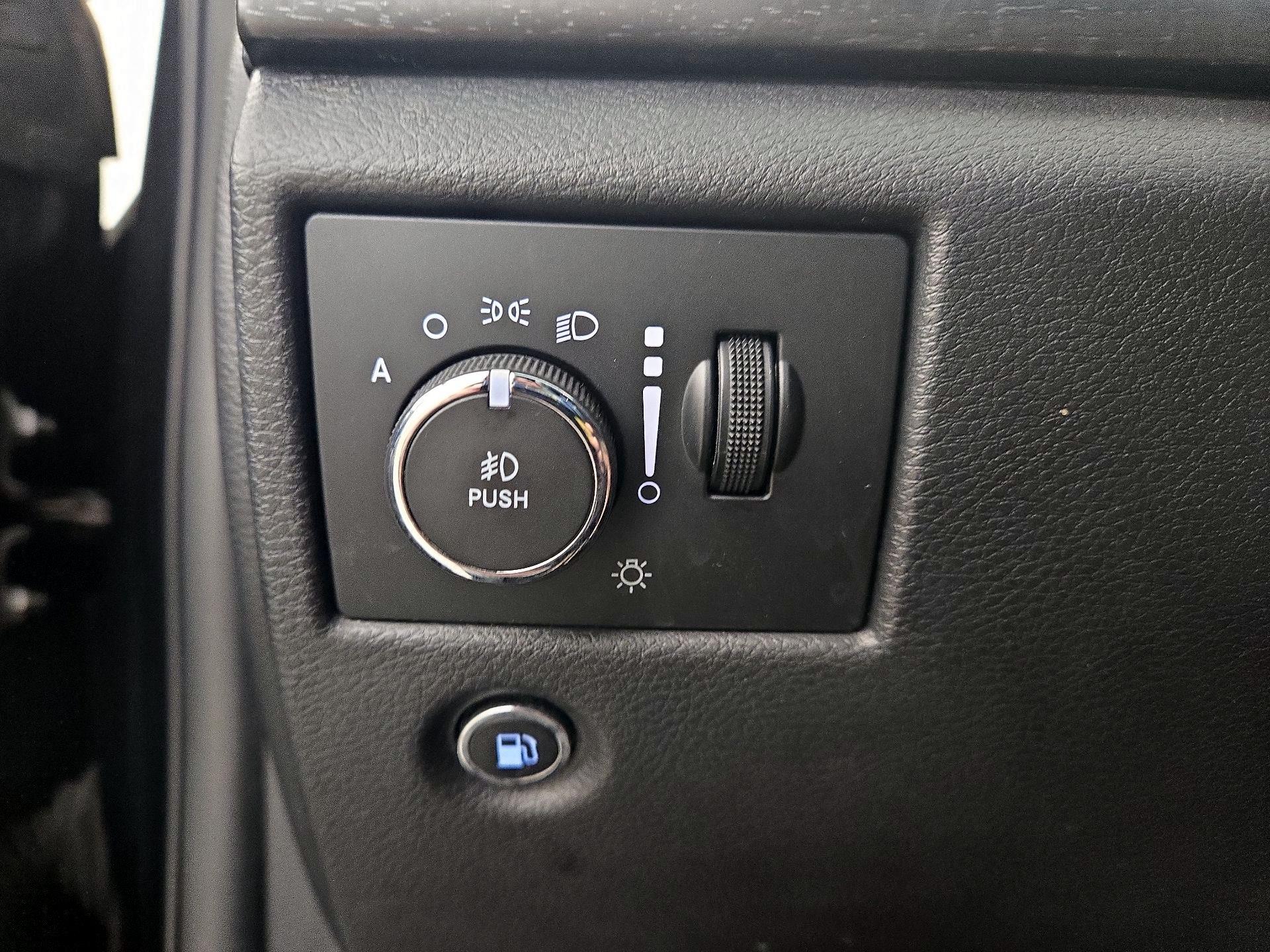 Thumbnail: 2018 Jeep Grand Cherokee - 13