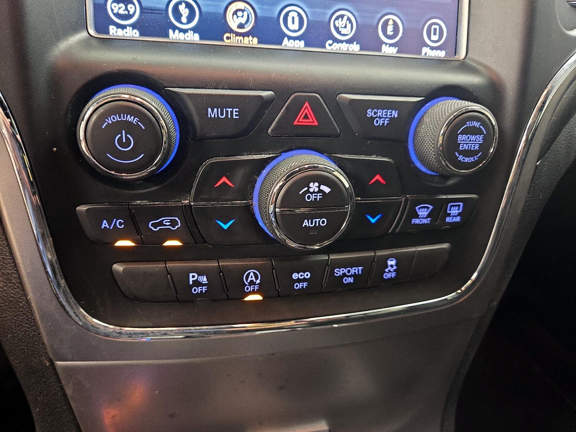 Thumbnail: 2018 Jeep Grand Cherokee - 17