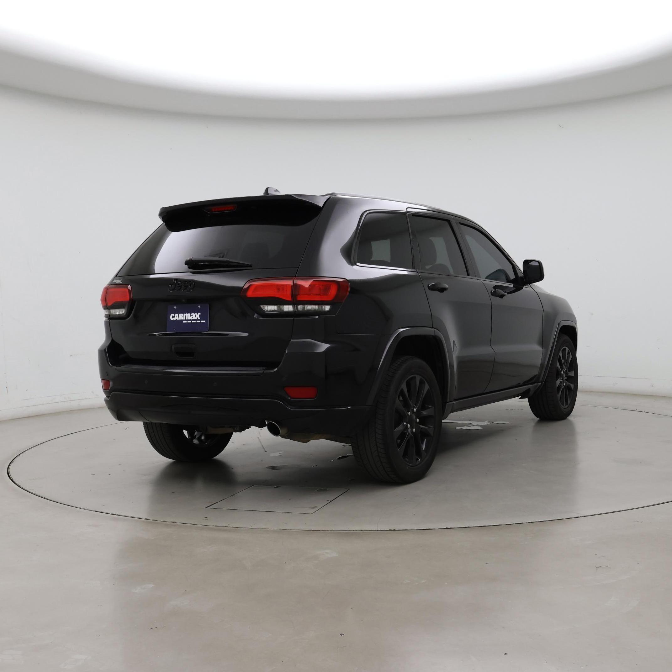 Thumbnail: 2018 Jeep Grand Cherokee - 8