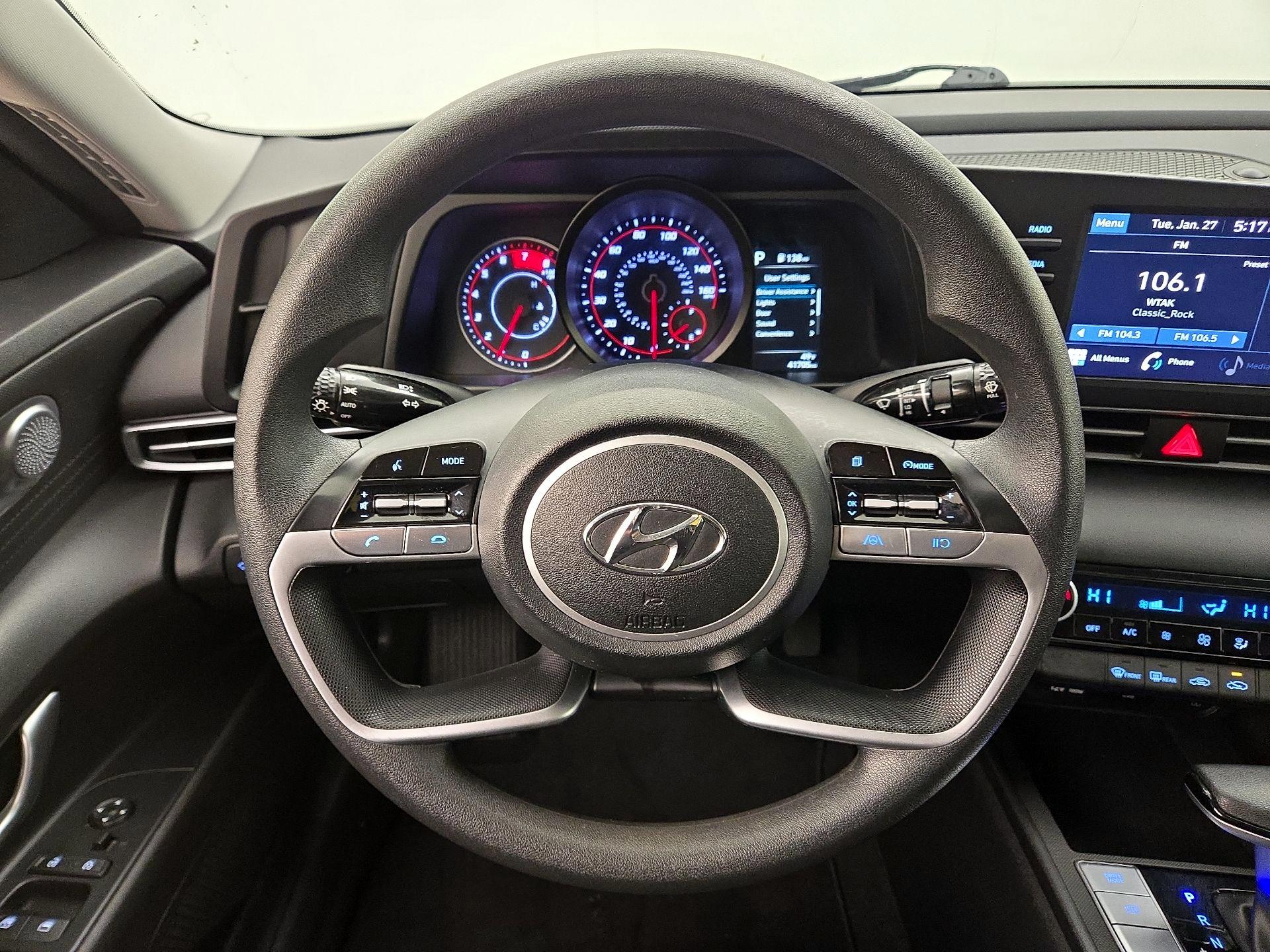 Thumbnail: 2023 Hyundai Elantra - 10