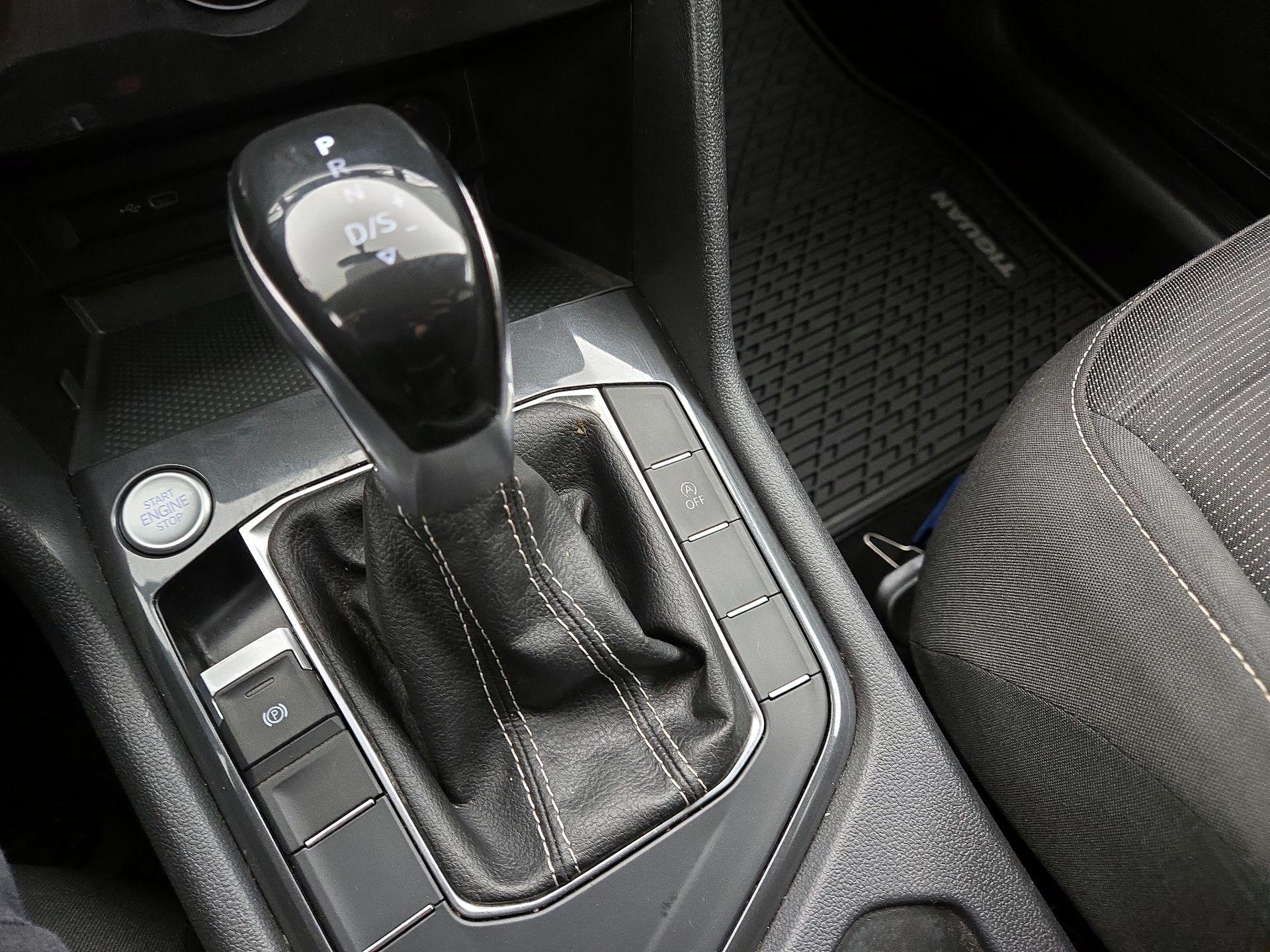 Thumbnail: 2022 Volkswagen Tiguan - 17