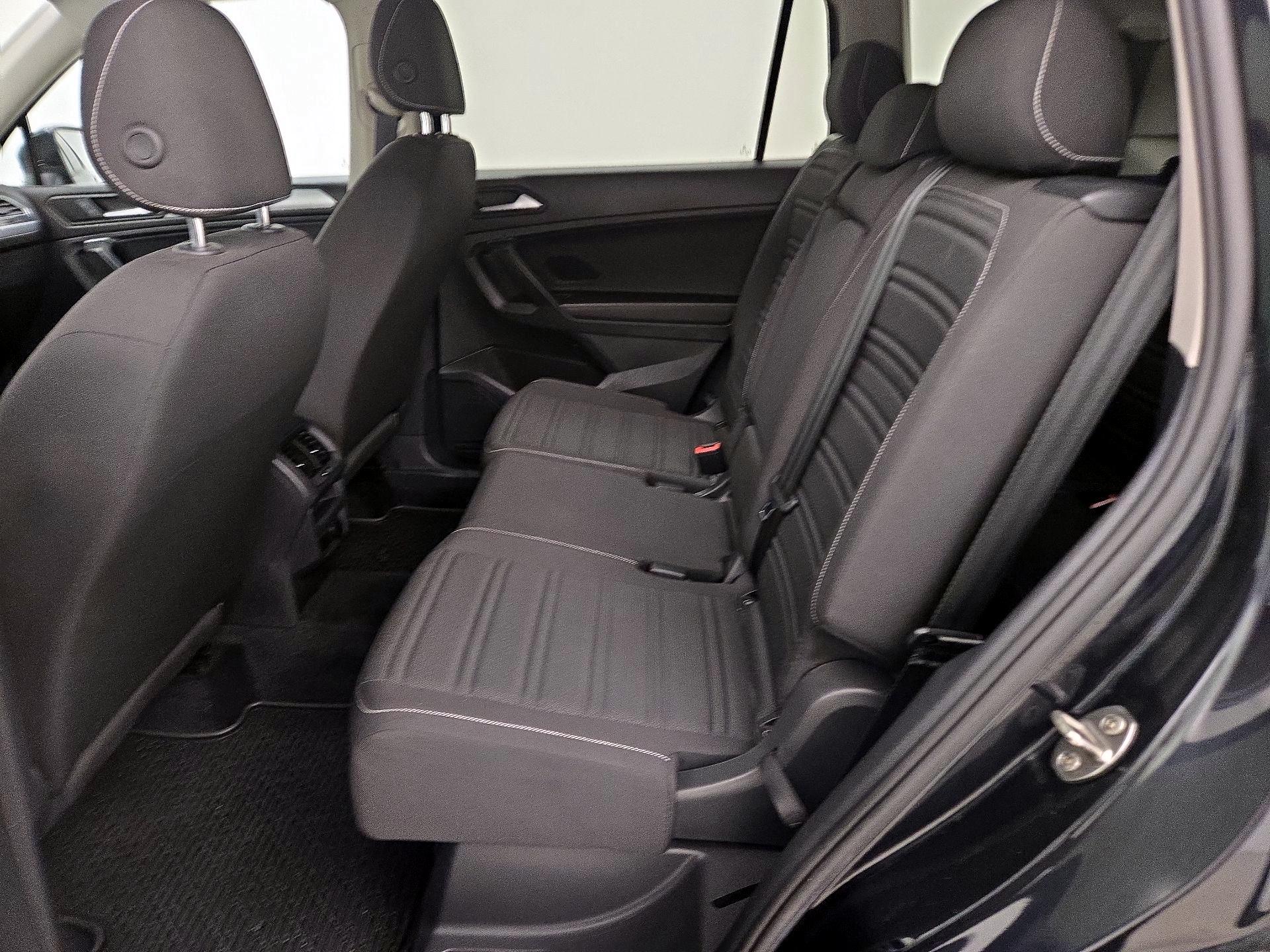 Thumbnail: 2022 Volkswagen Tiguan - 19