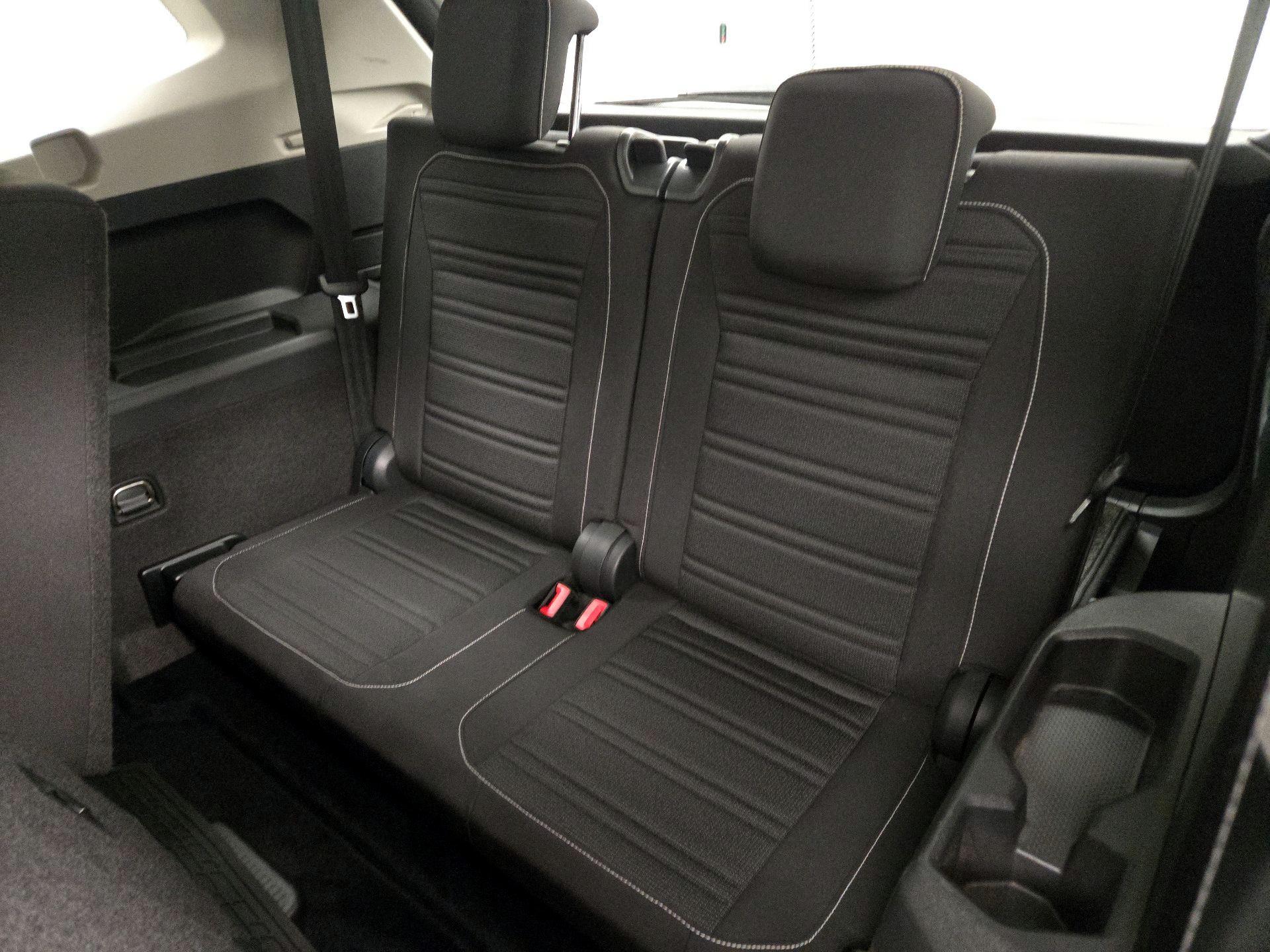 Thumbnail: 2022 Volkswagen Tiguan - 20