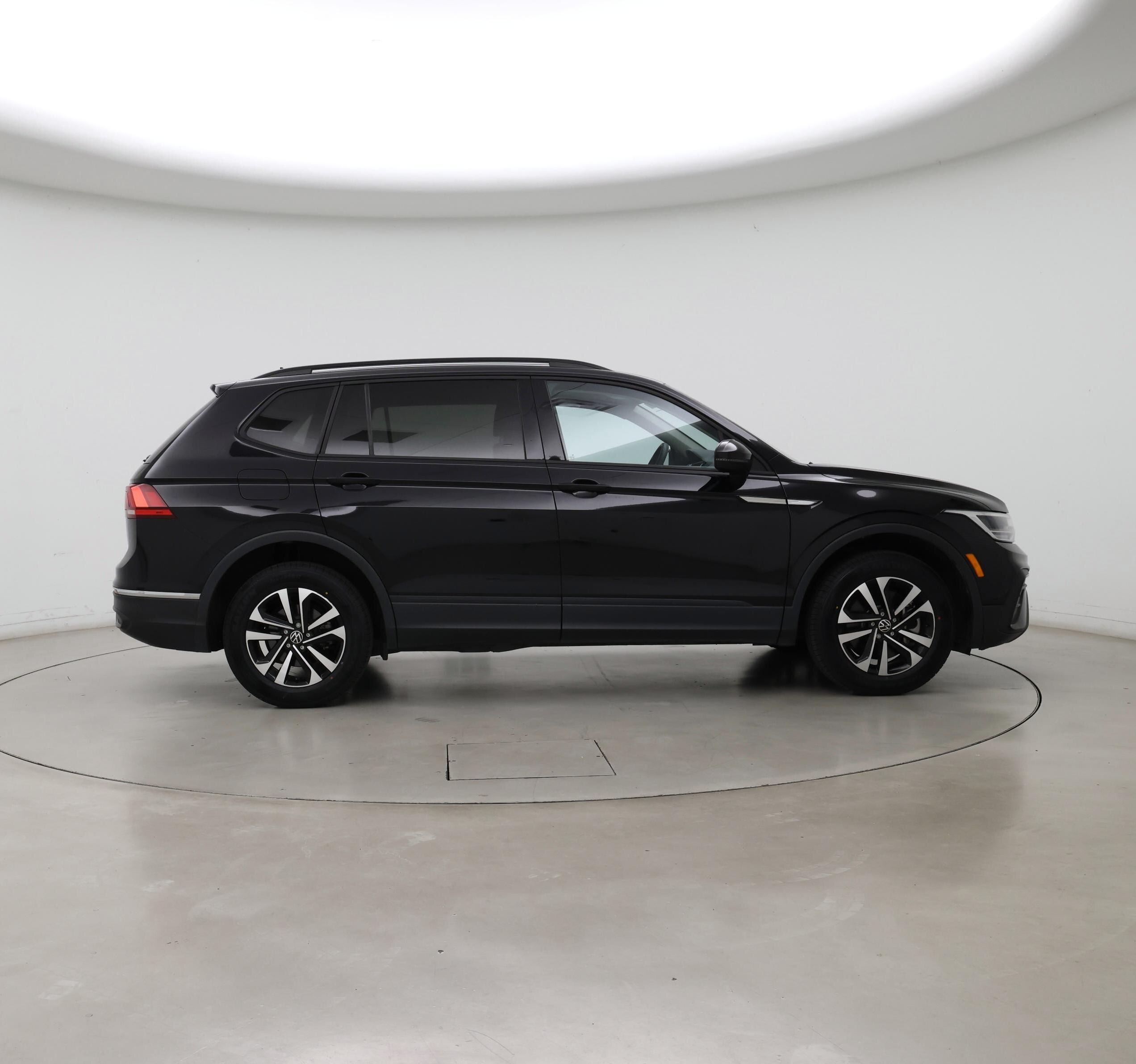 Thumbnail: 2022 Volkswagen Tiguan - 7