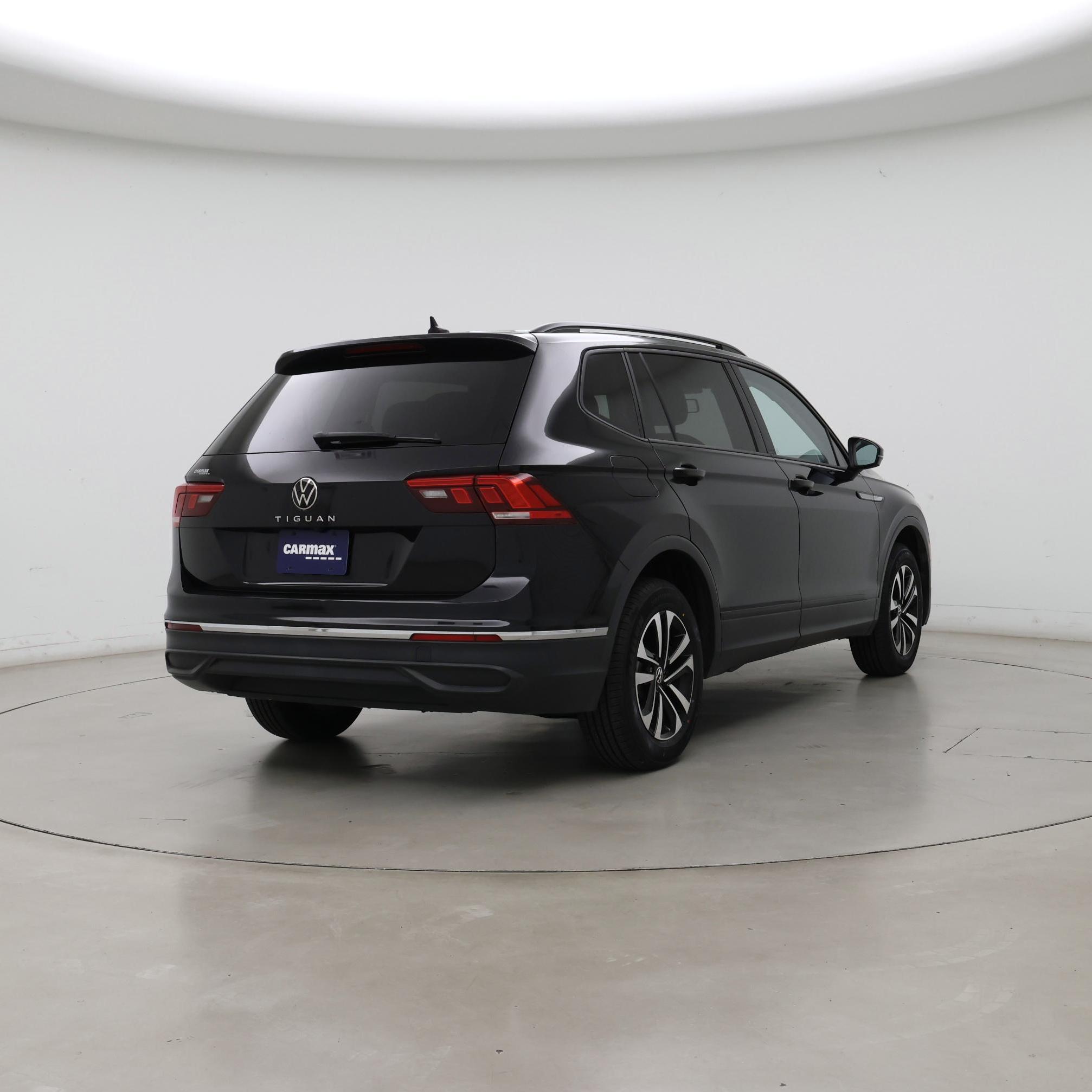 Thumbnail: 2022 Volkswagen Tiguan - 8