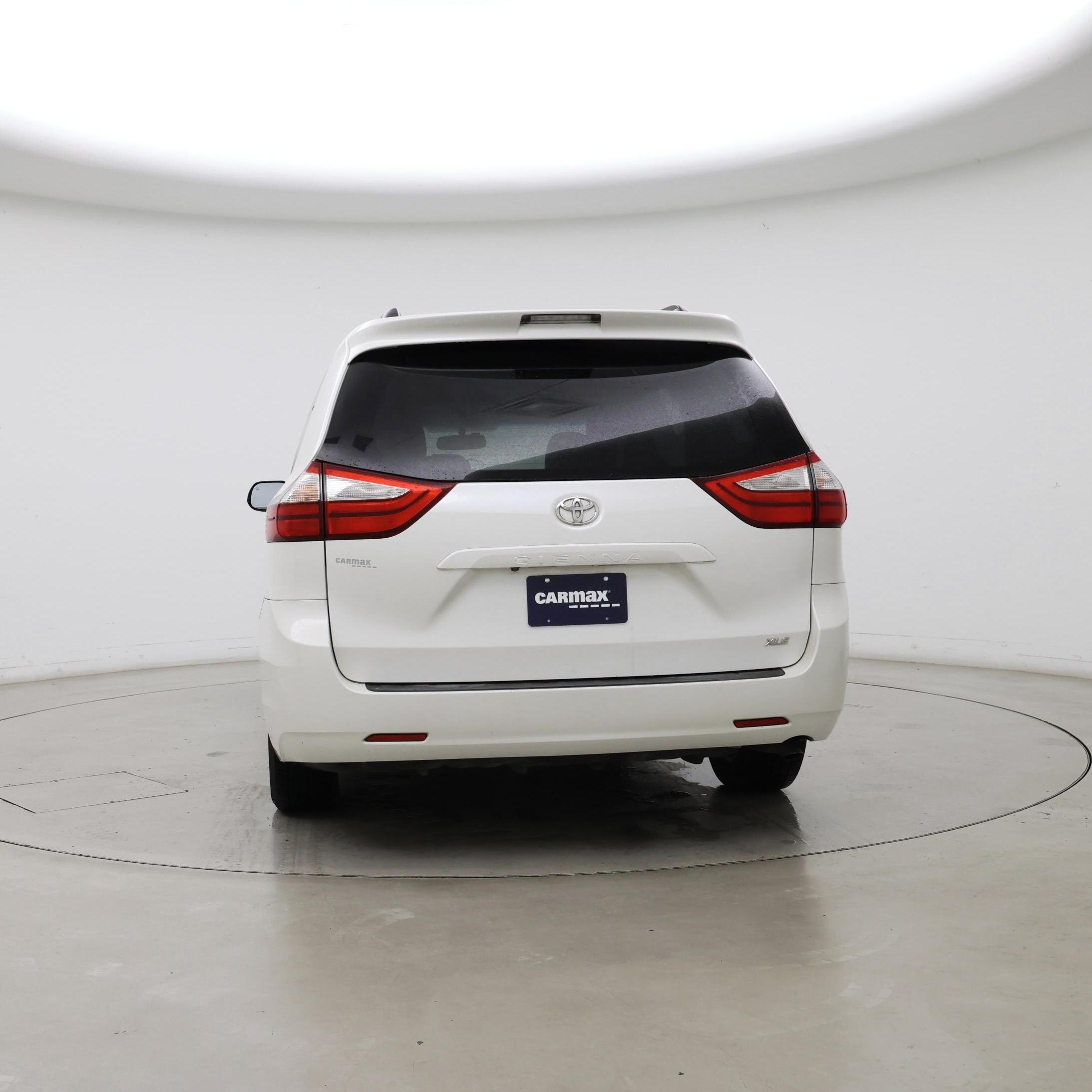 Thumbnail: 2015 Toyota Sienna - 6