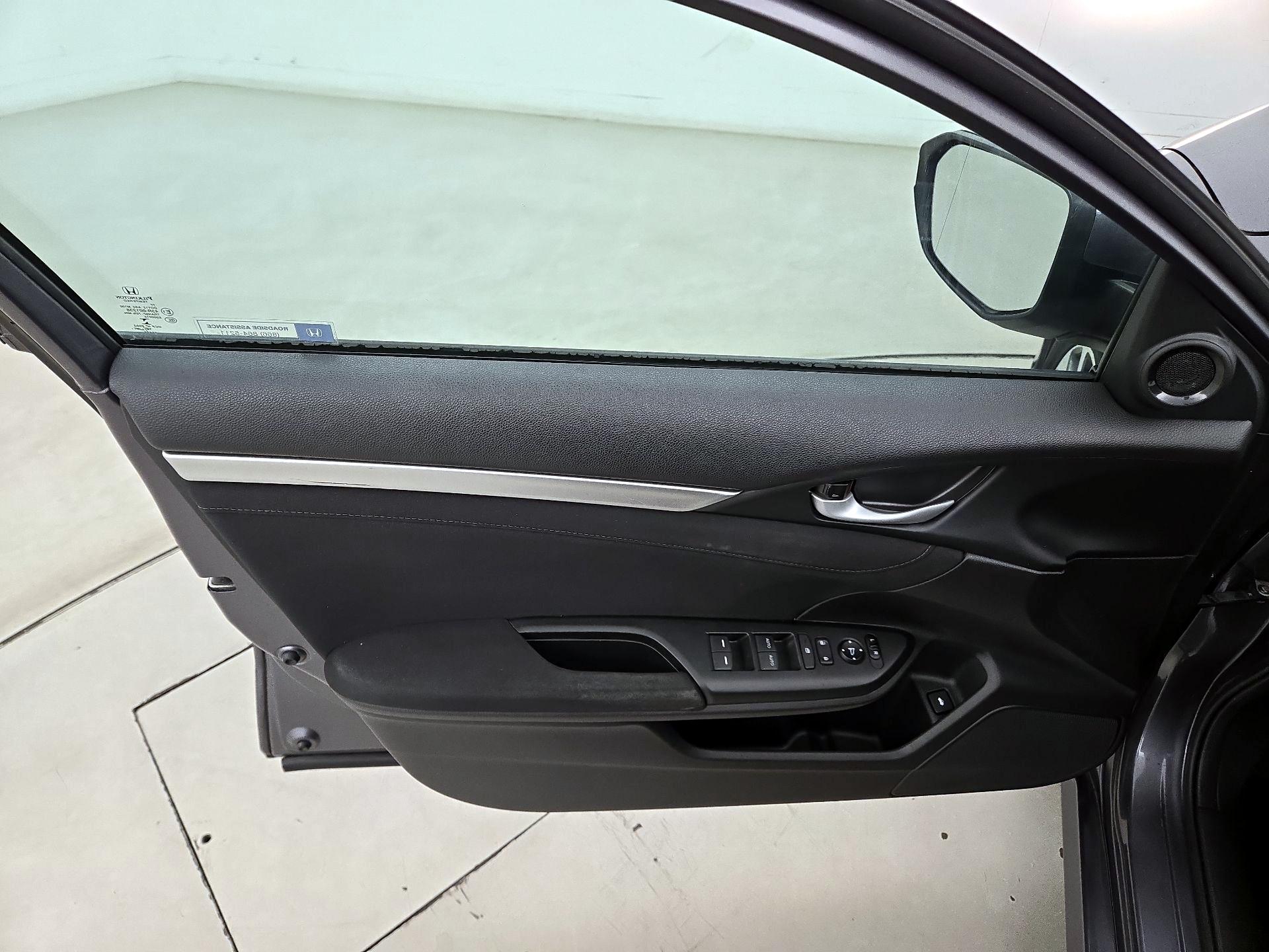 Thumbnail: 2016 Honda Civic - 12