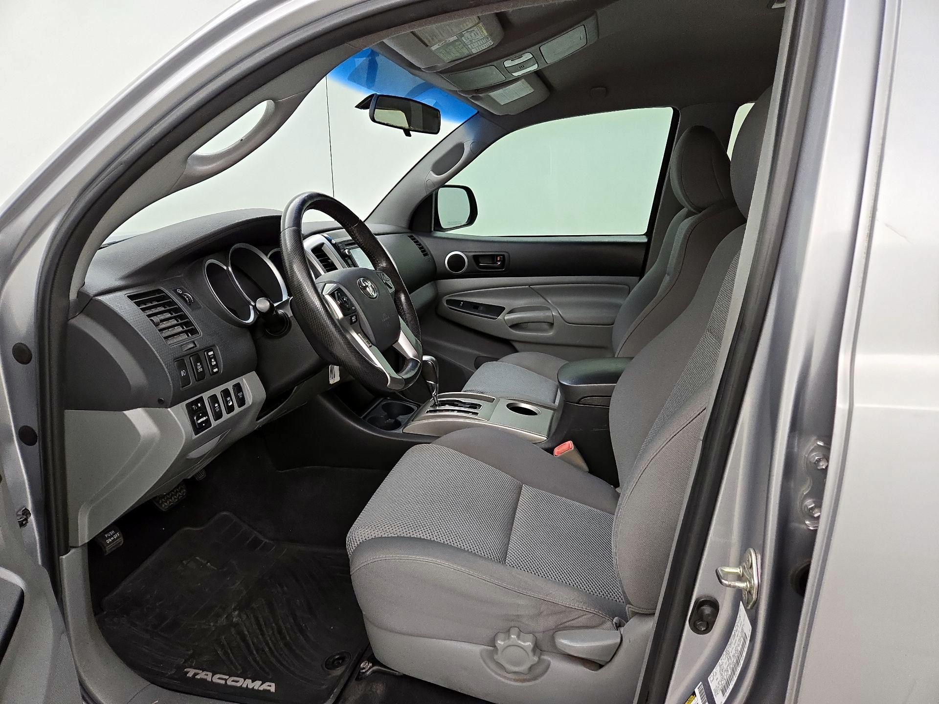 Thumbnail: 2015 Toyota Tacoma - 11