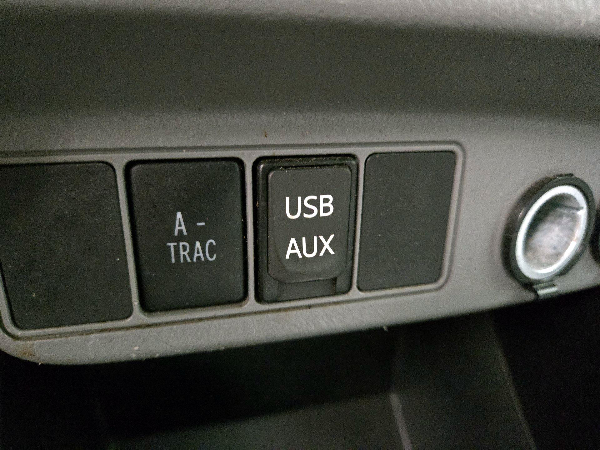 Thumbnail: 2015 Toyota Tacoma - 18