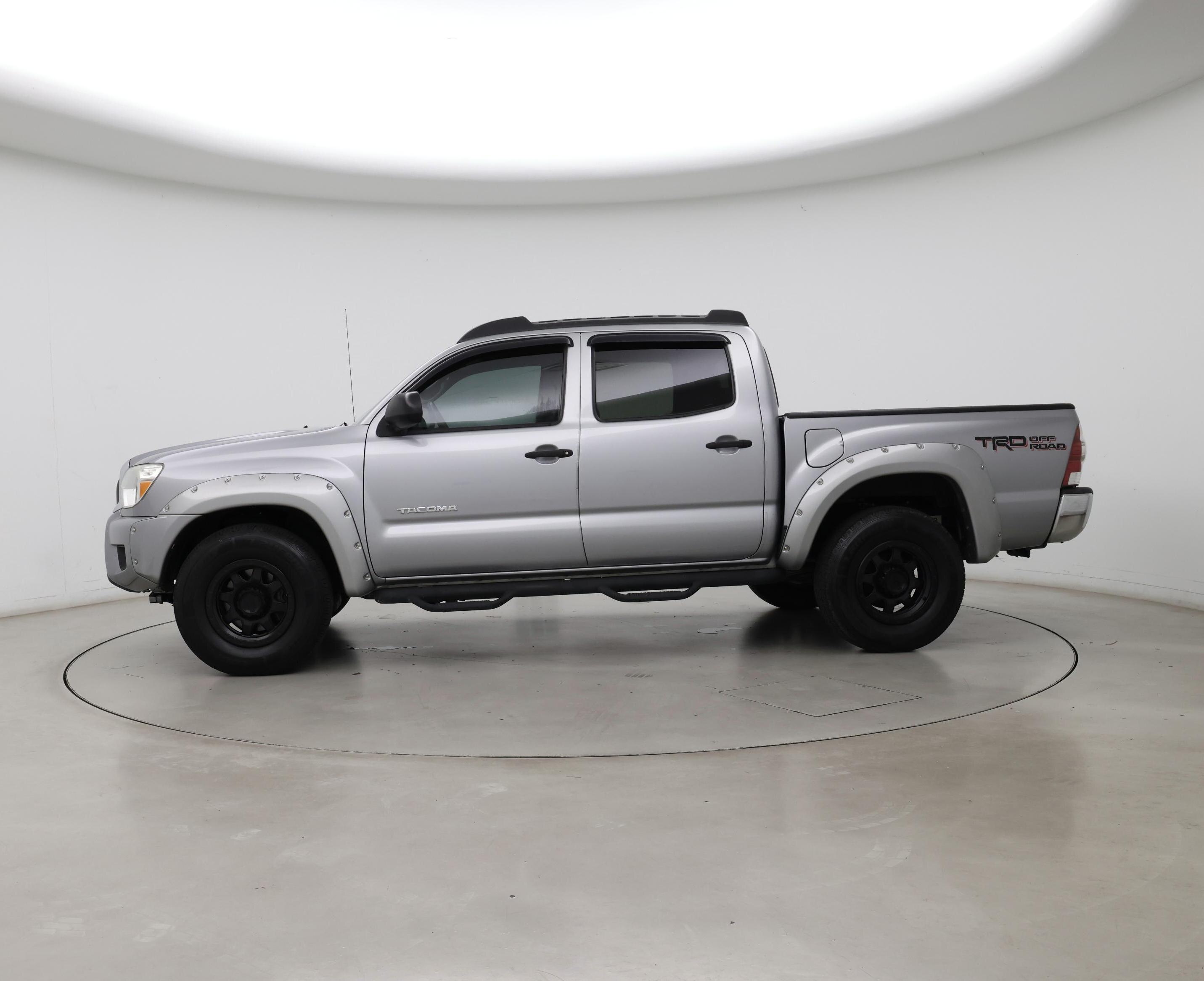 Thumbnail: 2015 Toyota Tacoma - 3