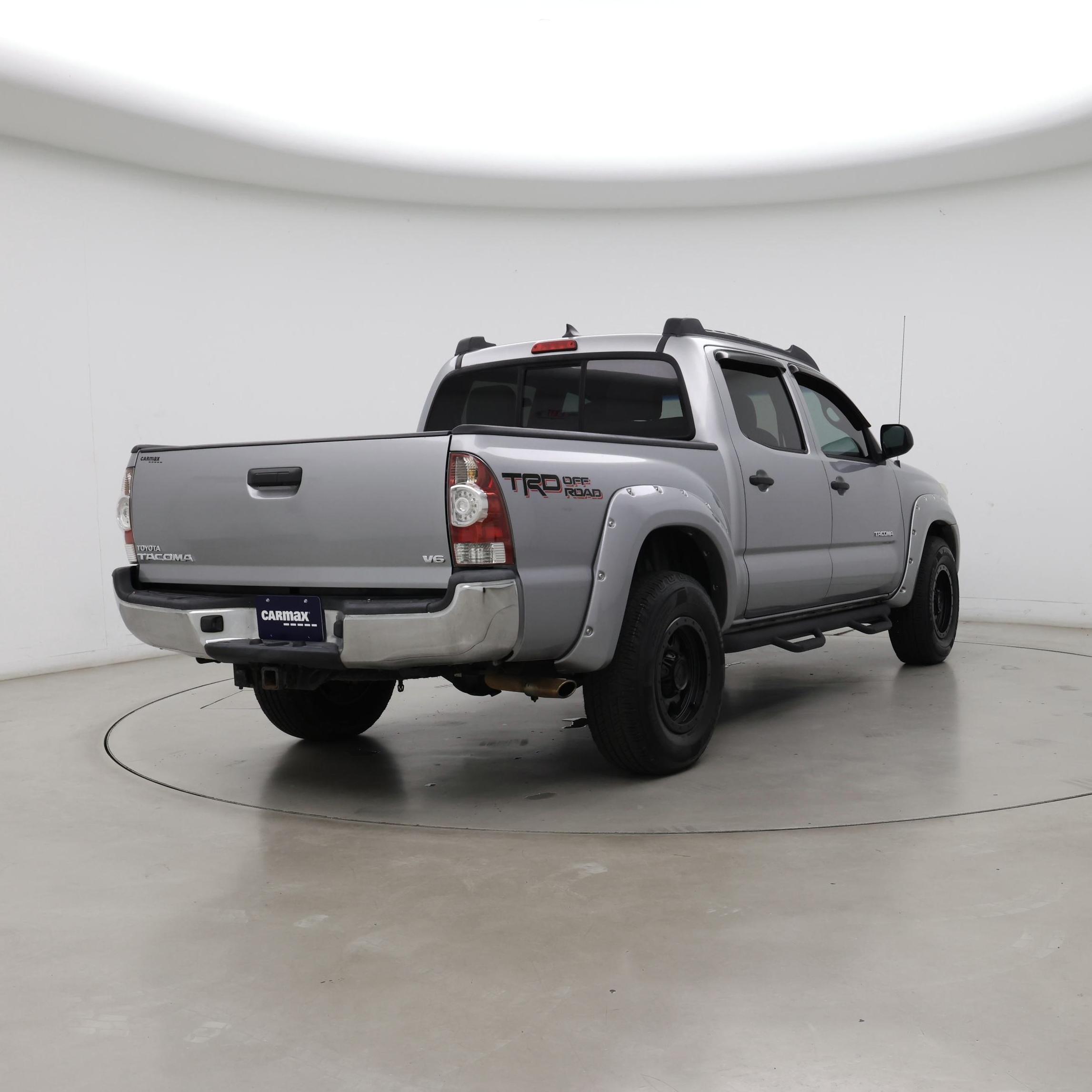 Thumbnail: 2015 Toyota Tacoma - 8