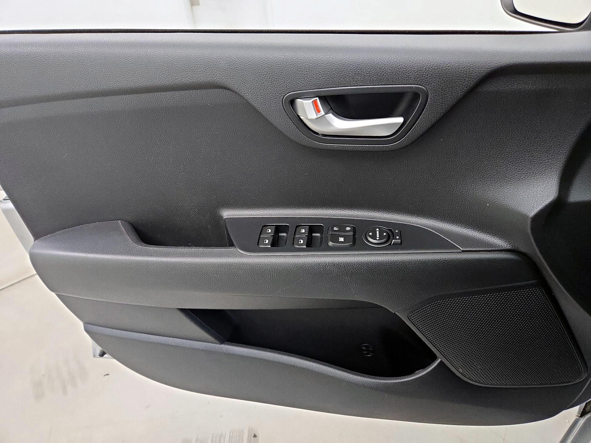 Thumbnail: 2021 Kia Rio - 12