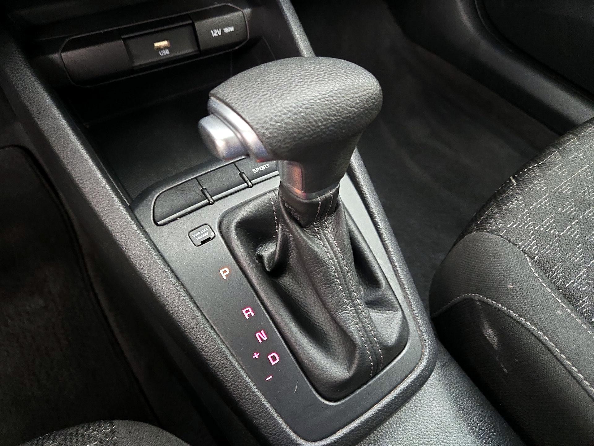 Thumbnail: 2021 Kia Rio - 17