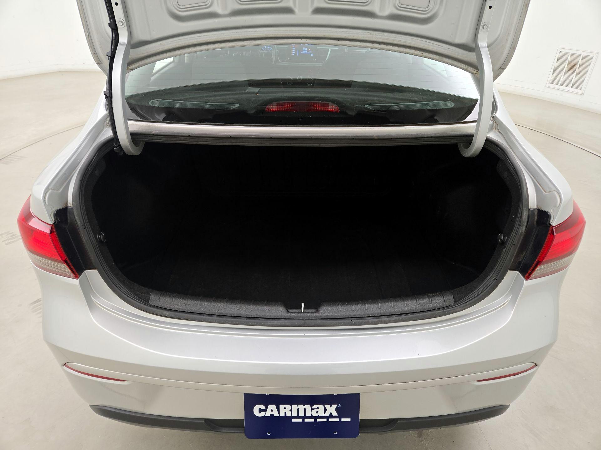 Thumbnail: 2021 Kia Rio - 20