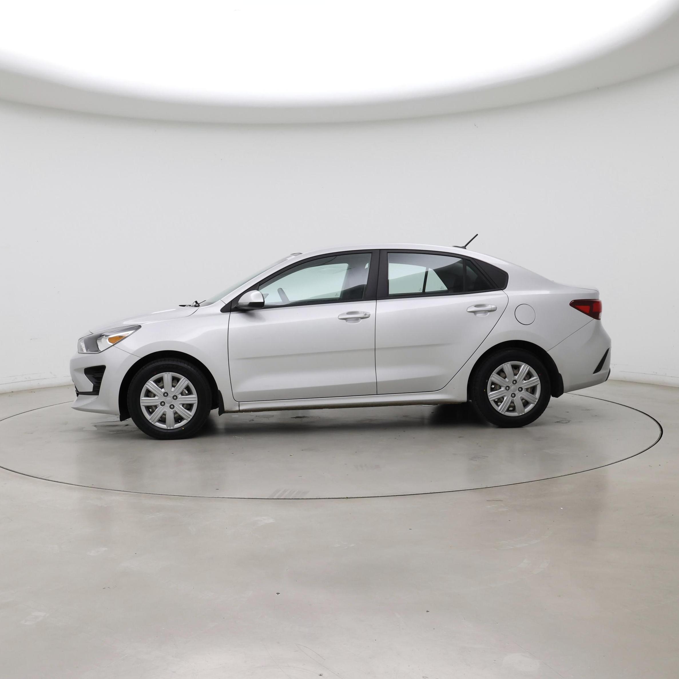 Thumbnail: 2021 Kia Rio - 3