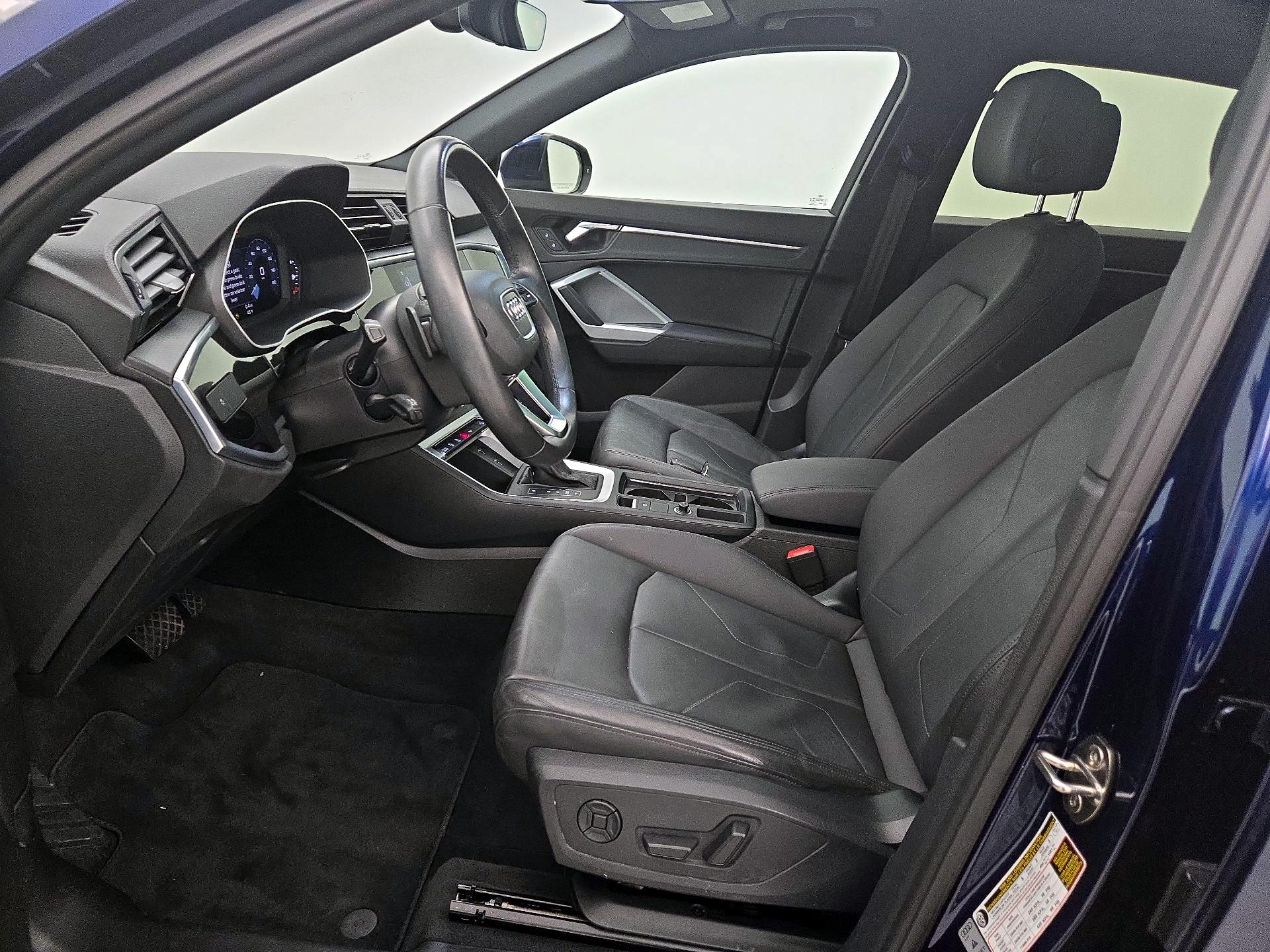 Thumbnail: 2021 Audi Q3 - 11