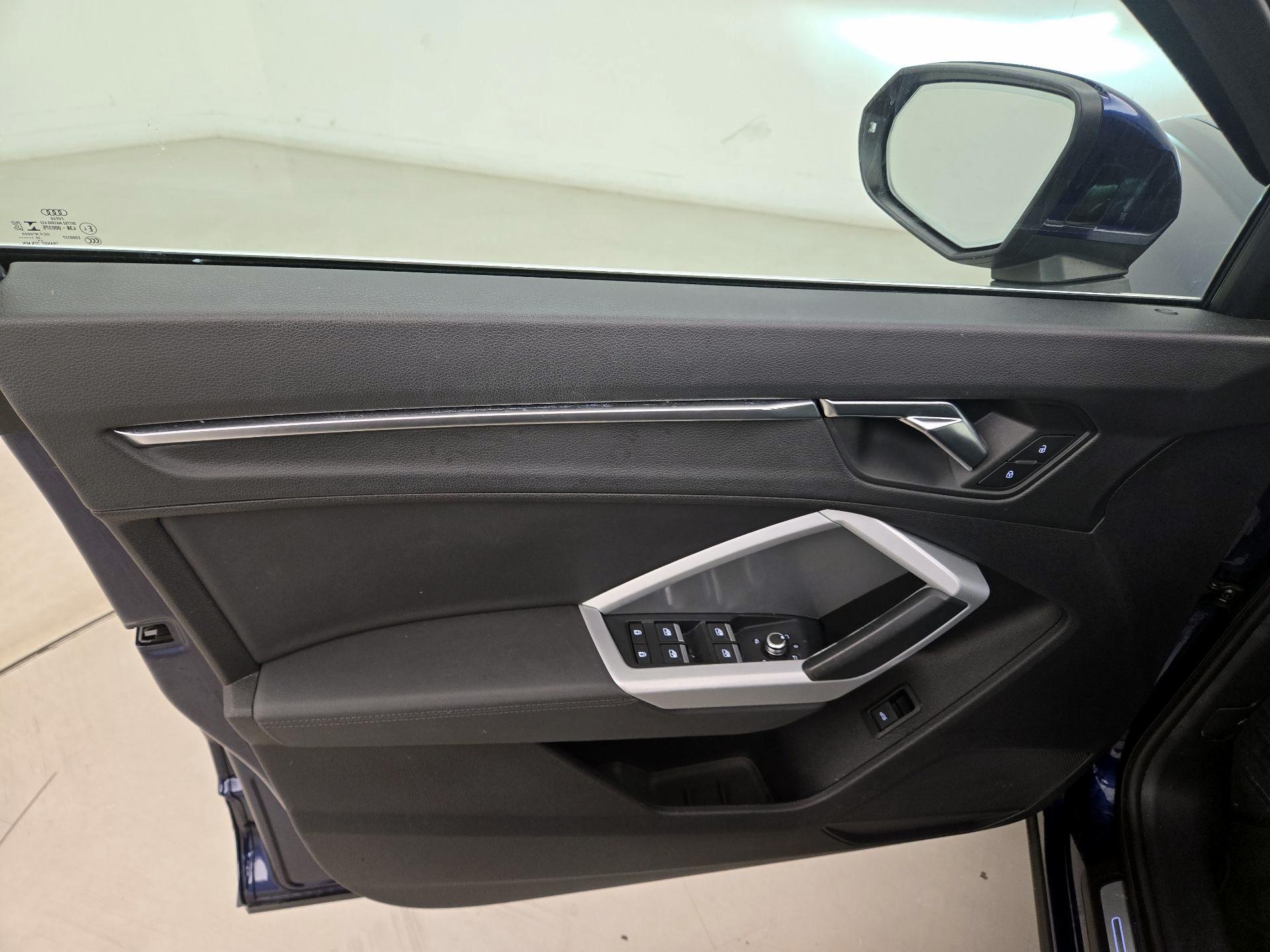 Thumbnail: 2021 Audi Q3 - 12