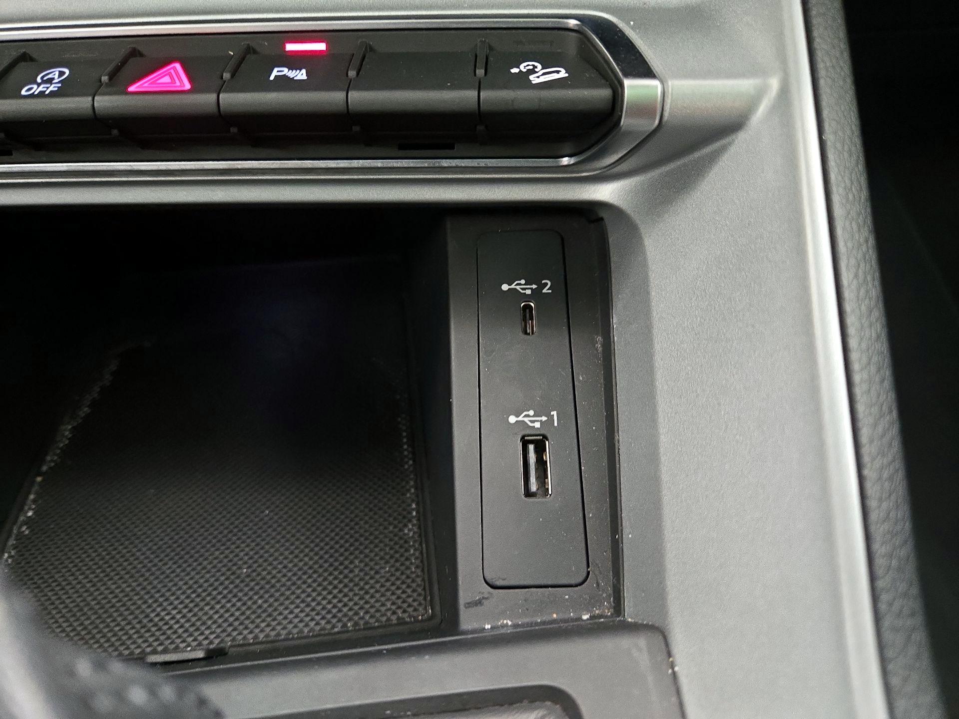 Thumbnail: 2021 Audi Q3 - 17