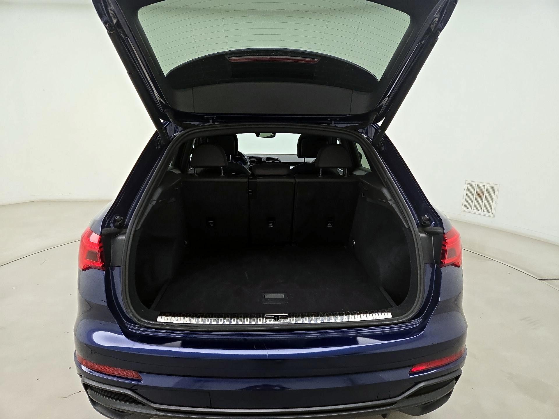 Thumbnail: 2021 Audi Q3 - 20