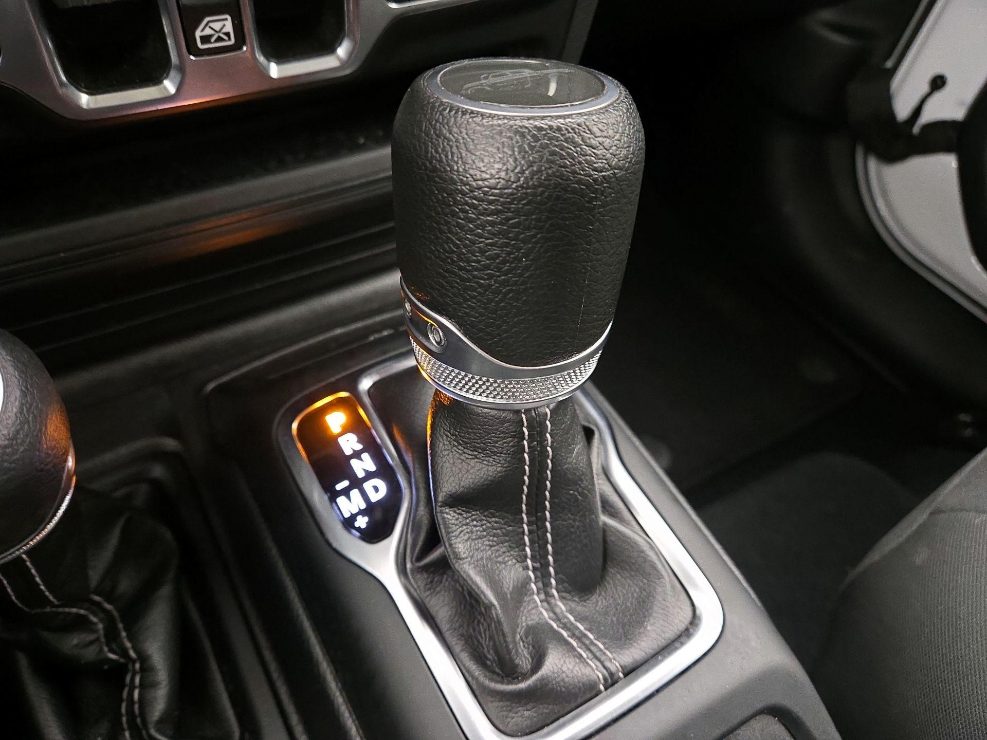 Thumbnail: 2023 Jeep Gladiator - 18