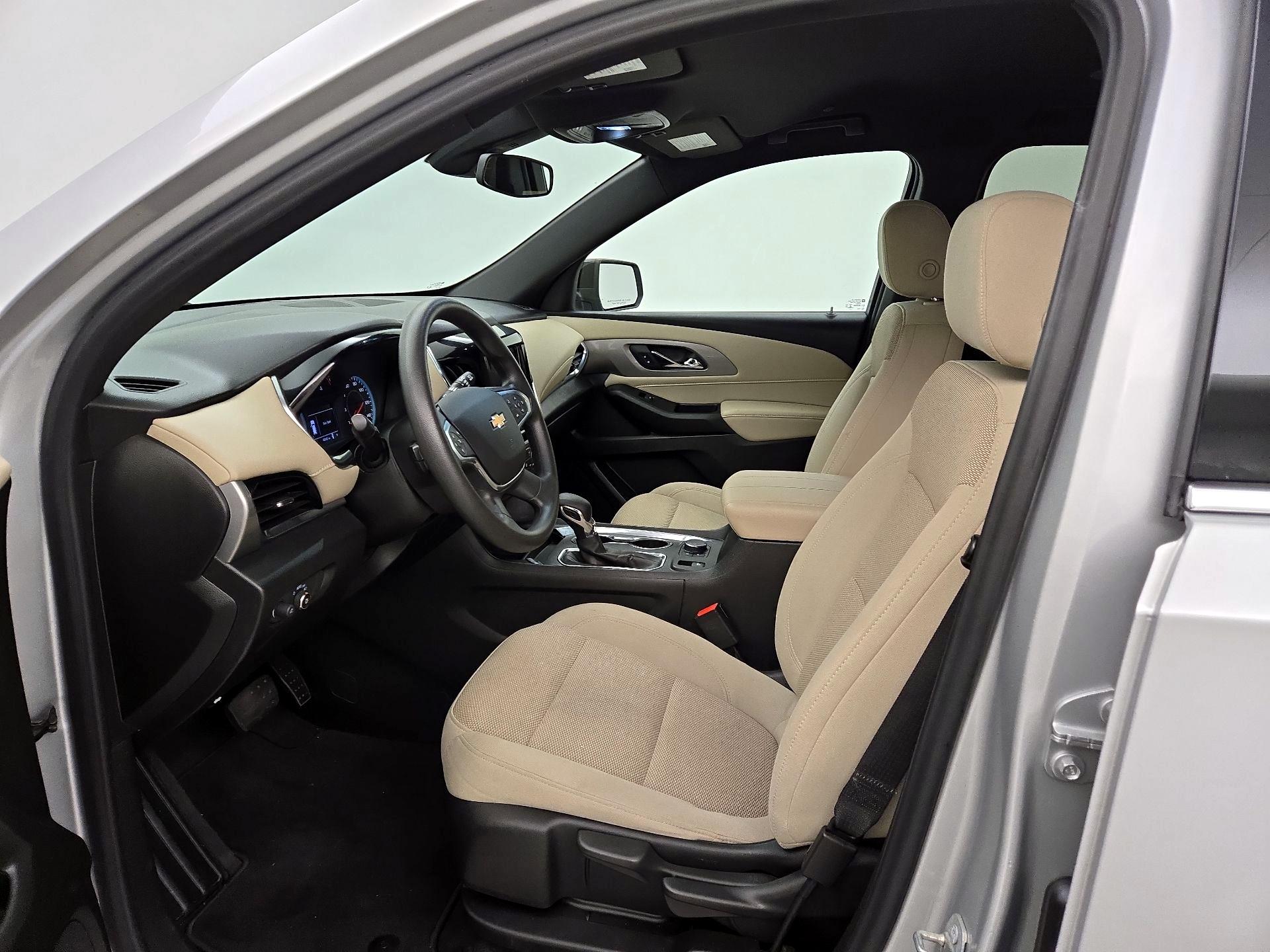 Thumbnail: 2022 Chevrolet Traverse - 11