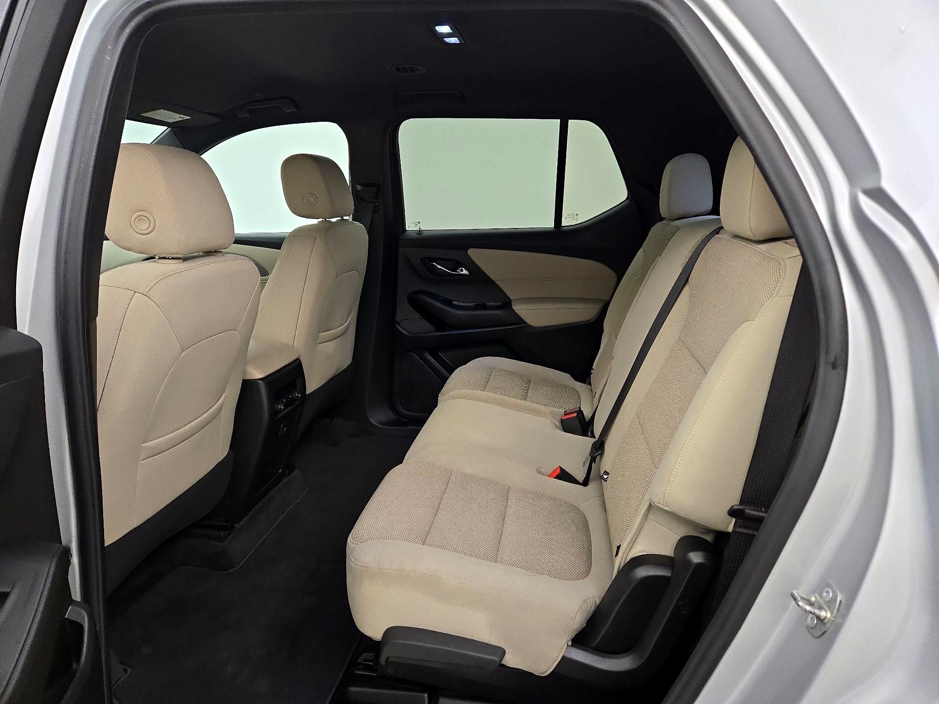 Thumbnail: 2022 Chevrolet Traverse - 19