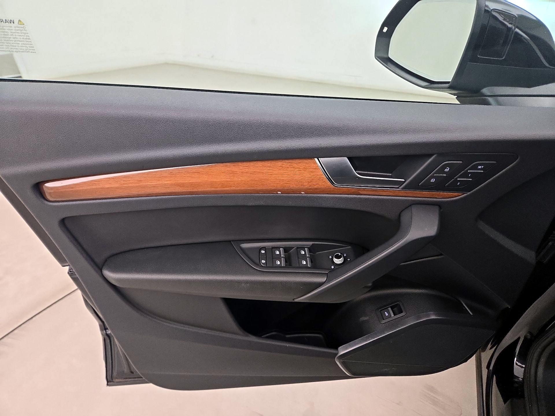 Thumbnail: 2023 Audi Q5 - 12