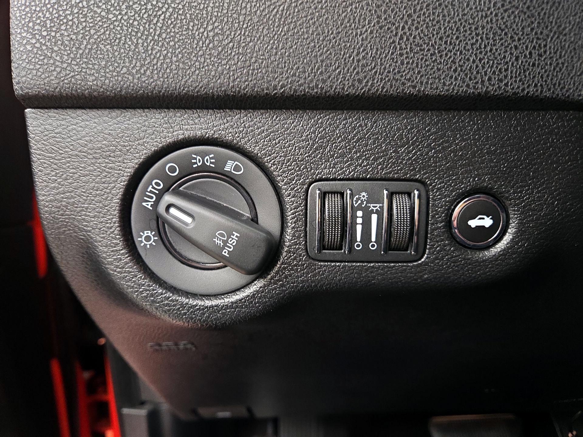 Thumbnail: 2019 Dodge Charger - 13