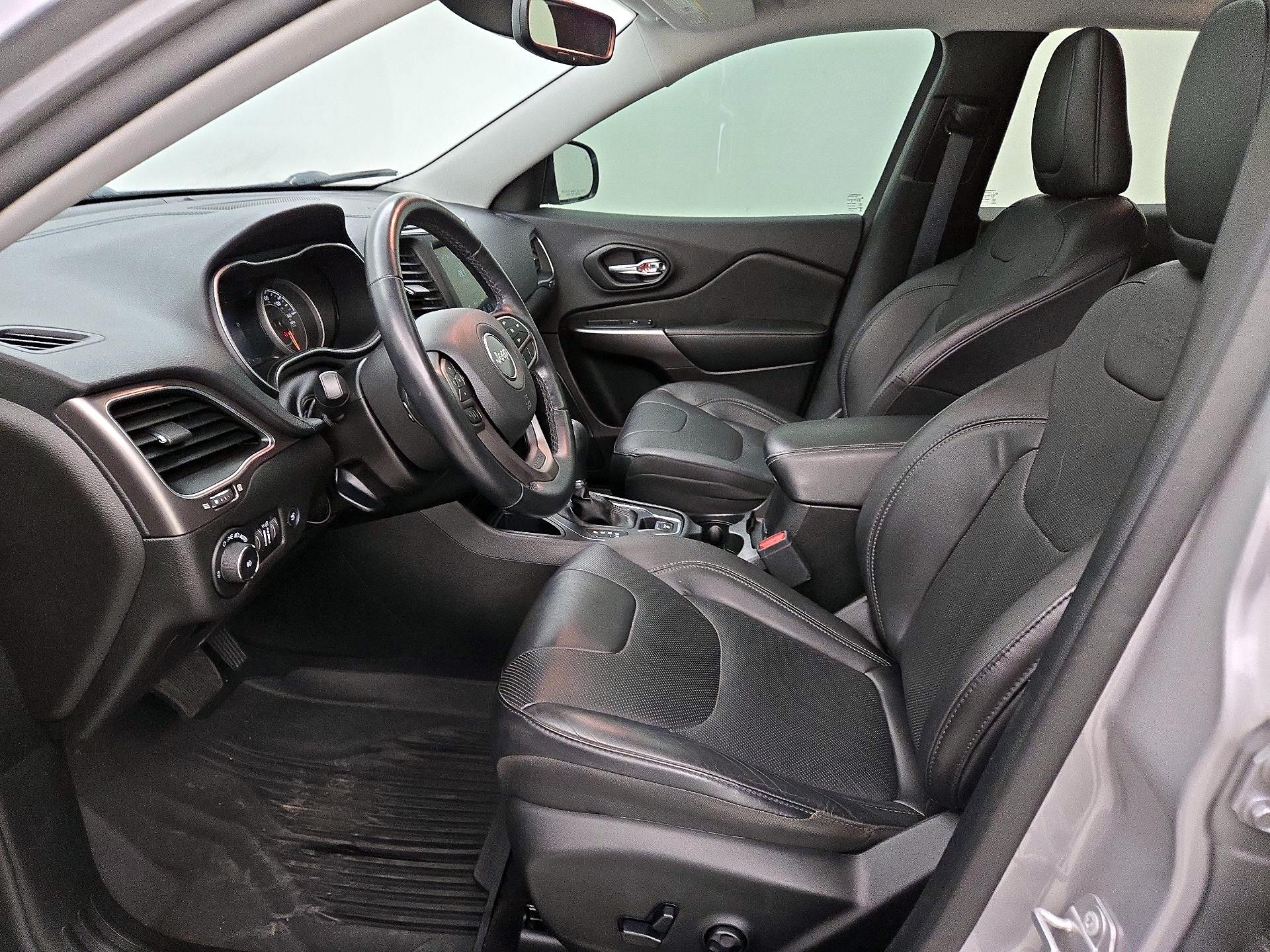 Thumbnail: 2021 Jeep Cherokee - 11