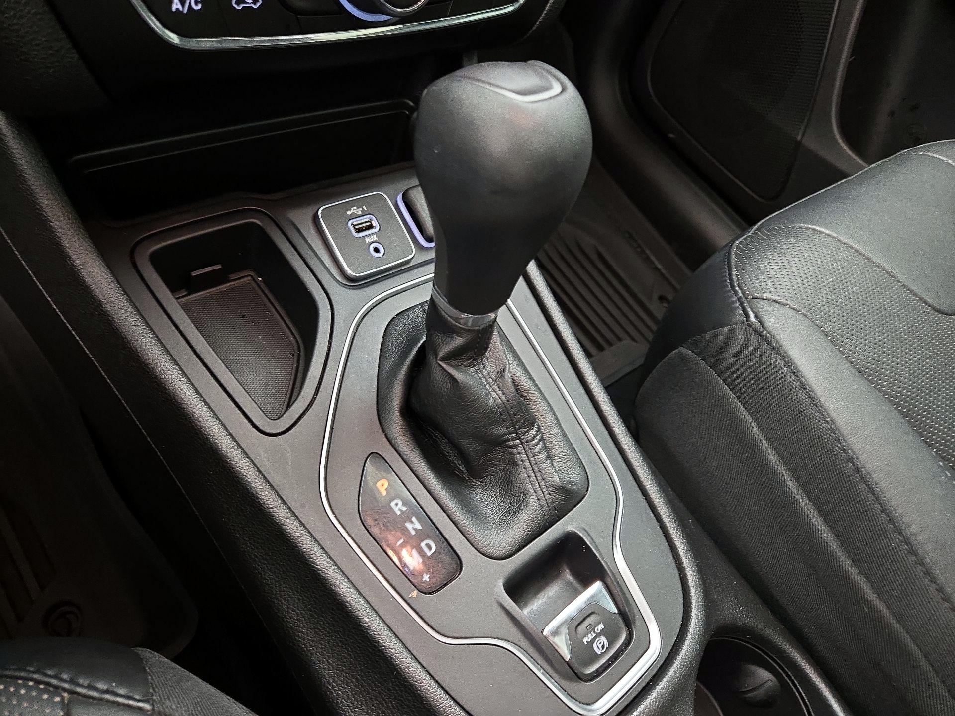 Thumbnail: 2021 Jeep Cherokee - 17