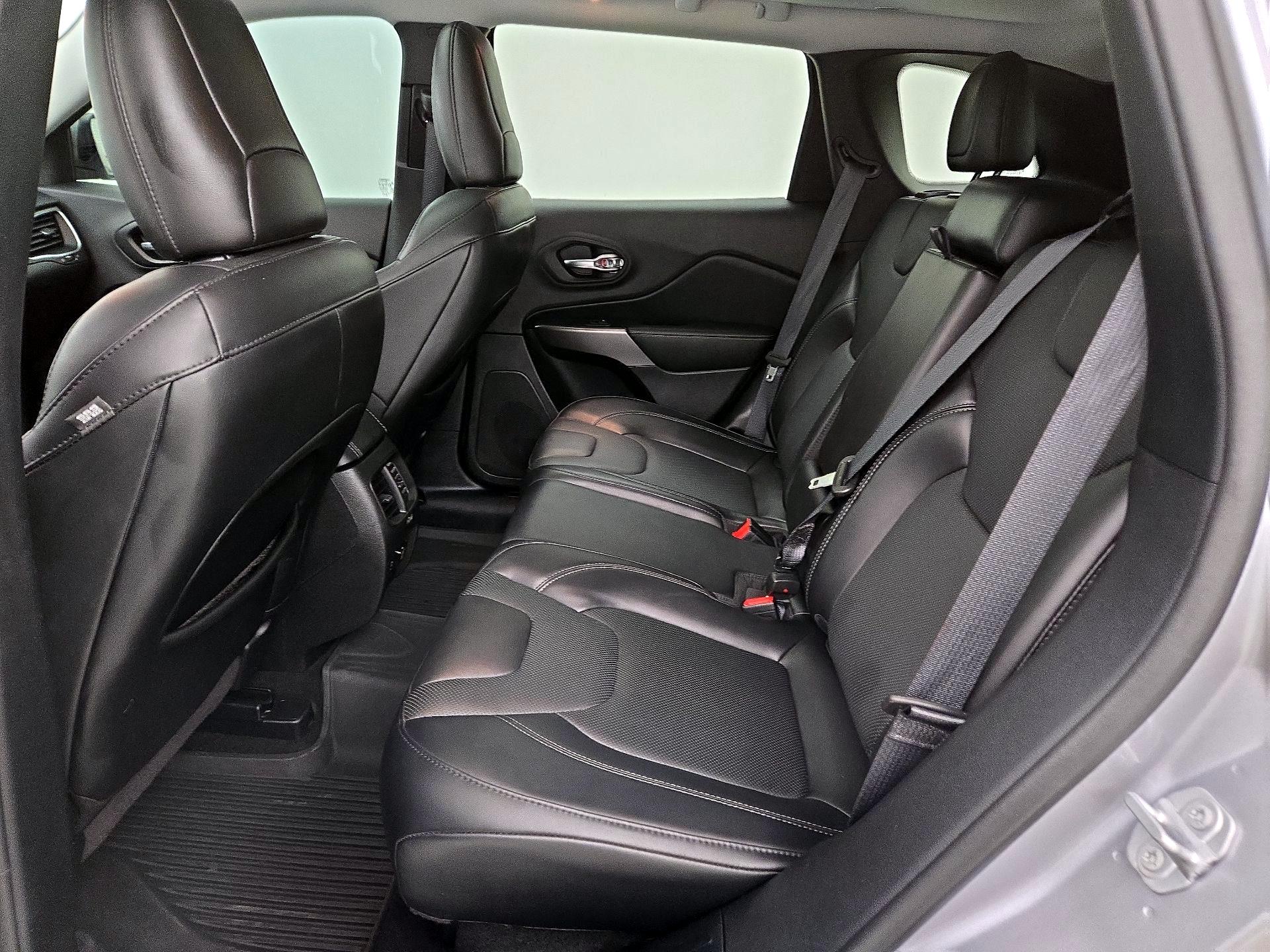 Thumbnail: 2021 Jeep Cherokee - 19